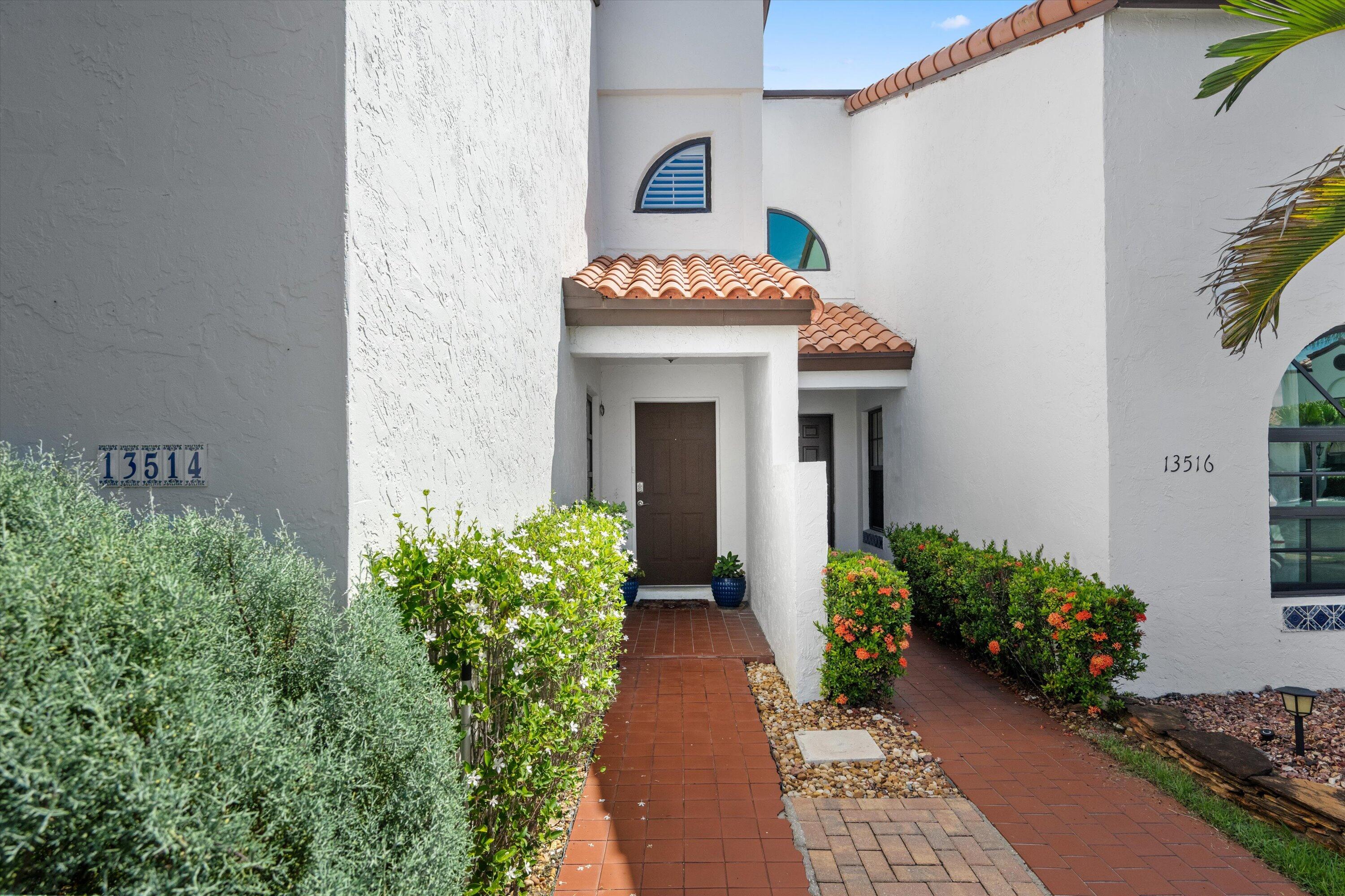 13514 Fountain View Boulevard — Photo 2