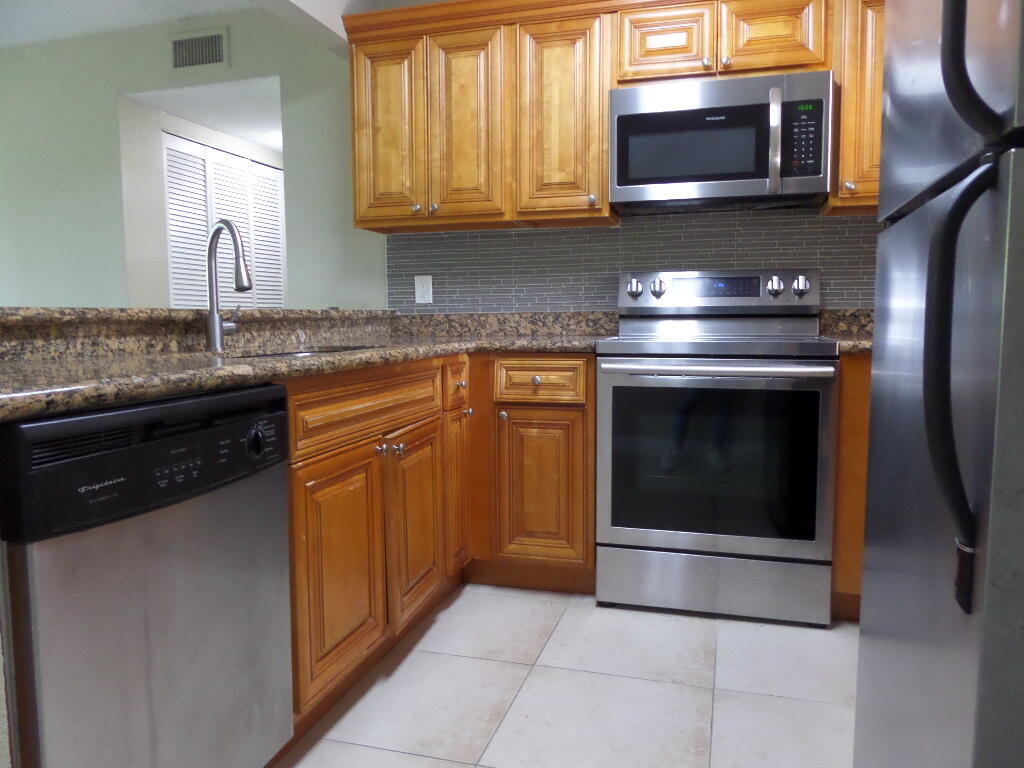 1581 BALFOUR POINT Drive # G — Photo 5