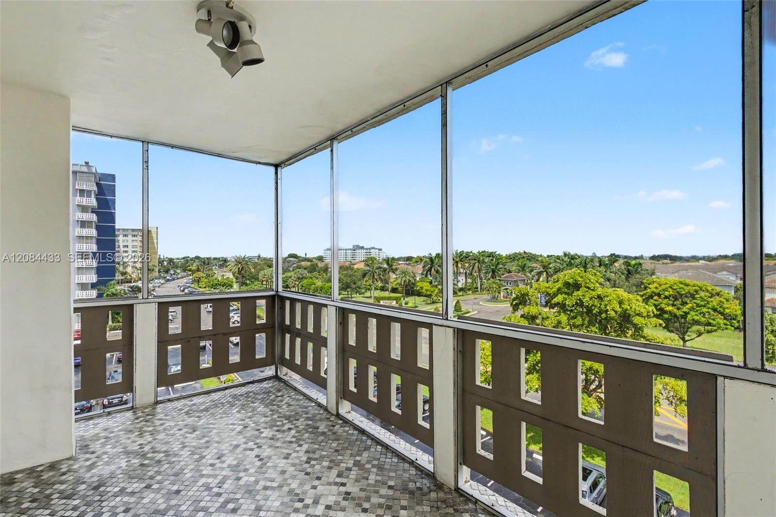 4330 Hillcrest Dr # 520 — Photo 4