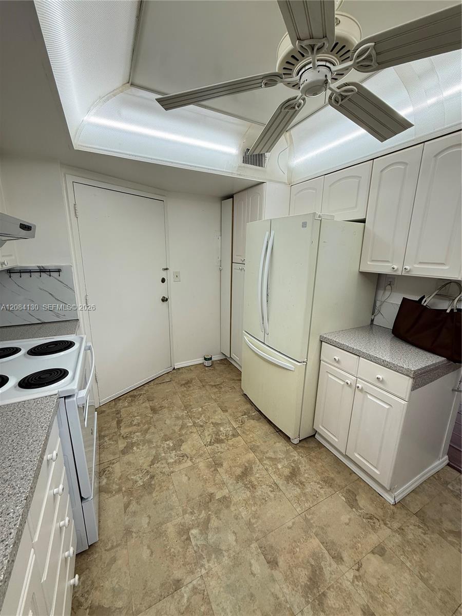 1351 NE Miami Gardens Dr # 1425E — Photo 5