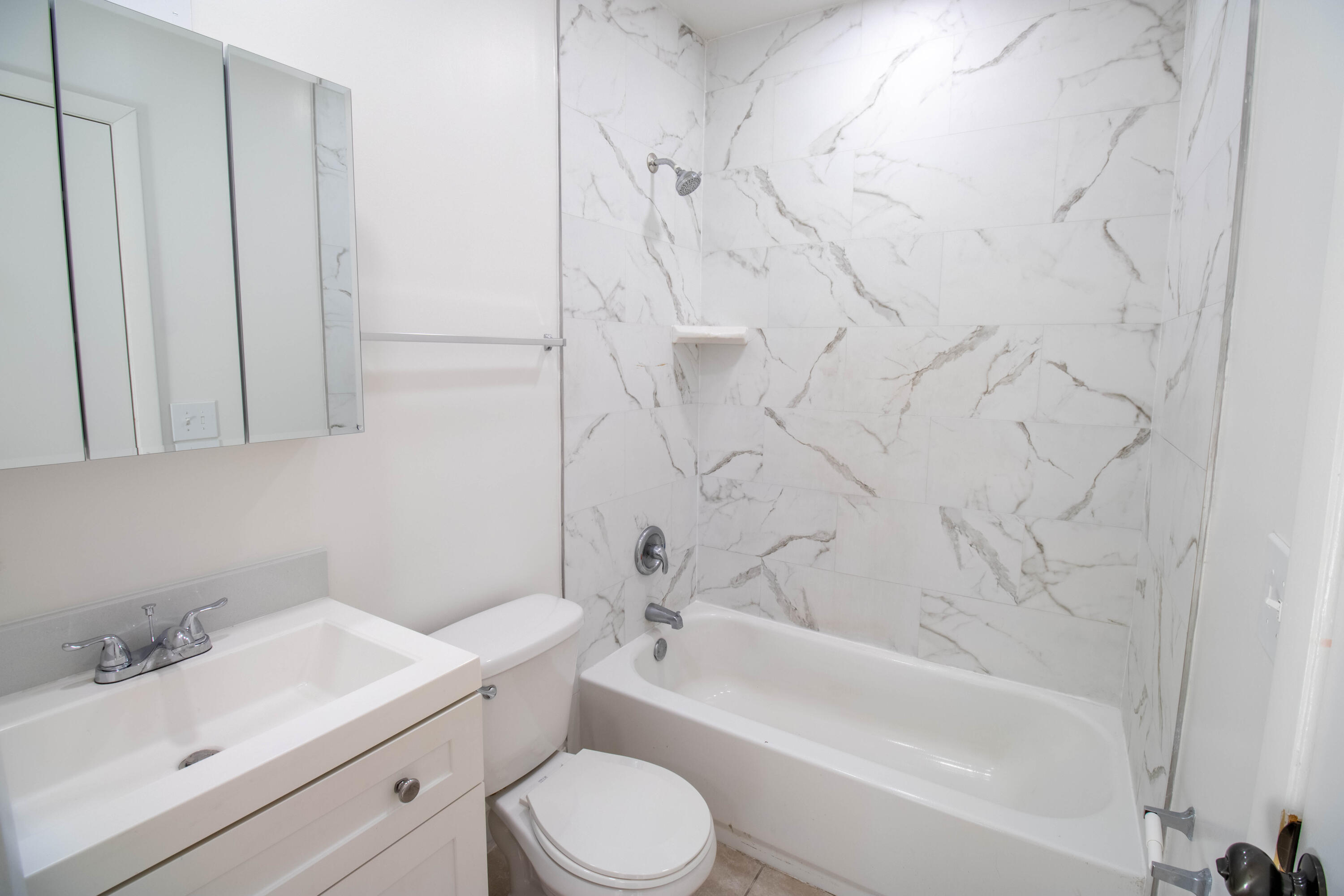 835 SW 4TH Street # 3 — Photo 4