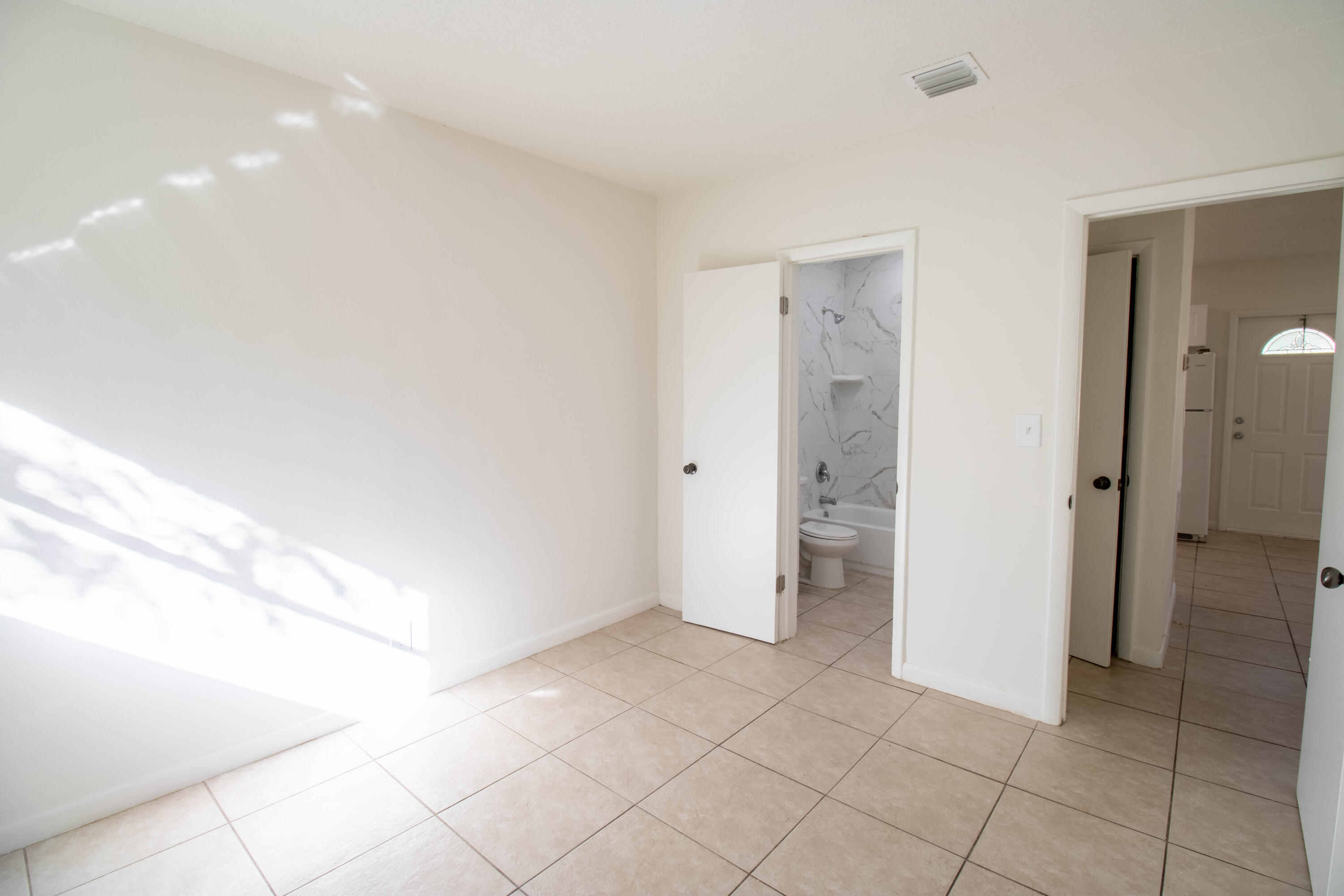 835 SW 4TH Street # 3 — Photo 3