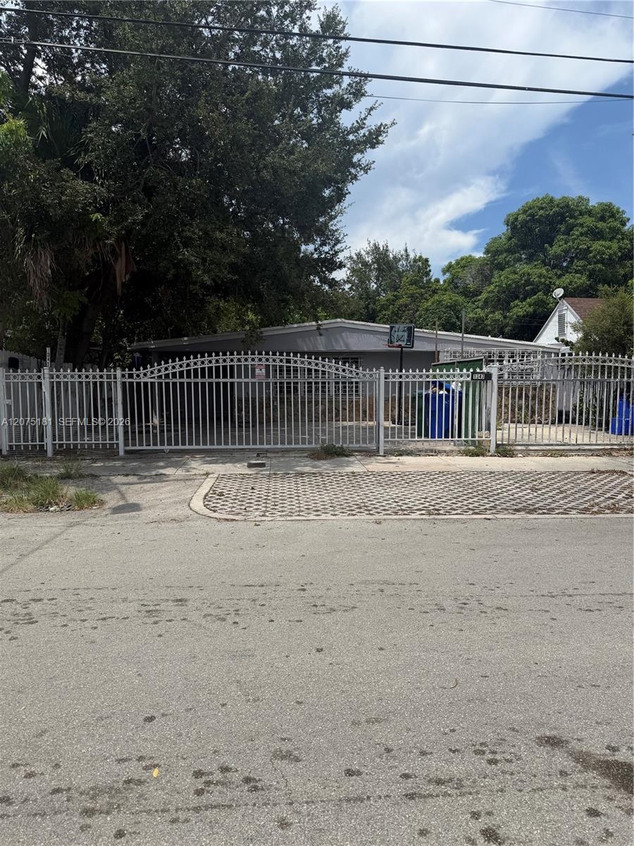 1345 NW 25th St, Miami FL 33142