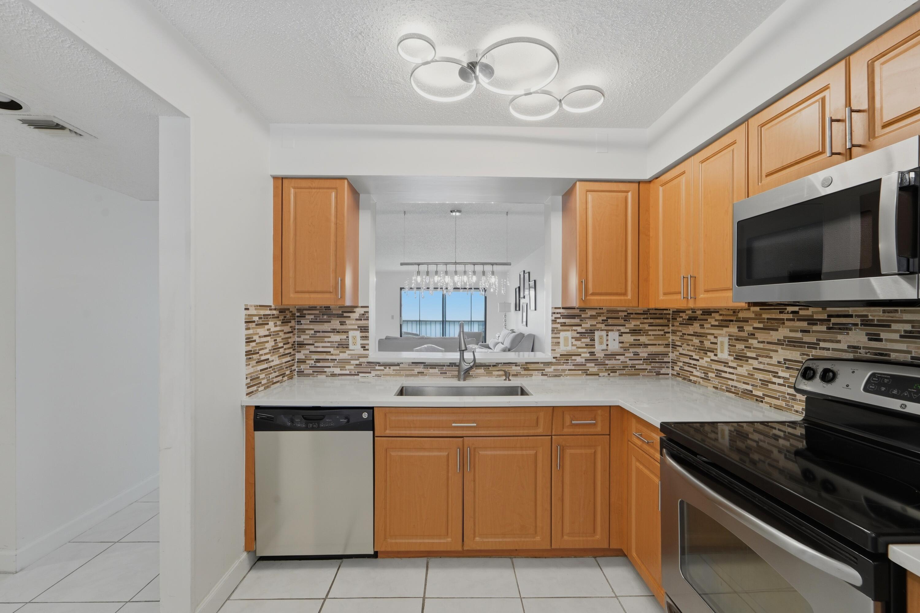 6093 POINTE REGAL Circle # 209, Delray Beach FL 33484