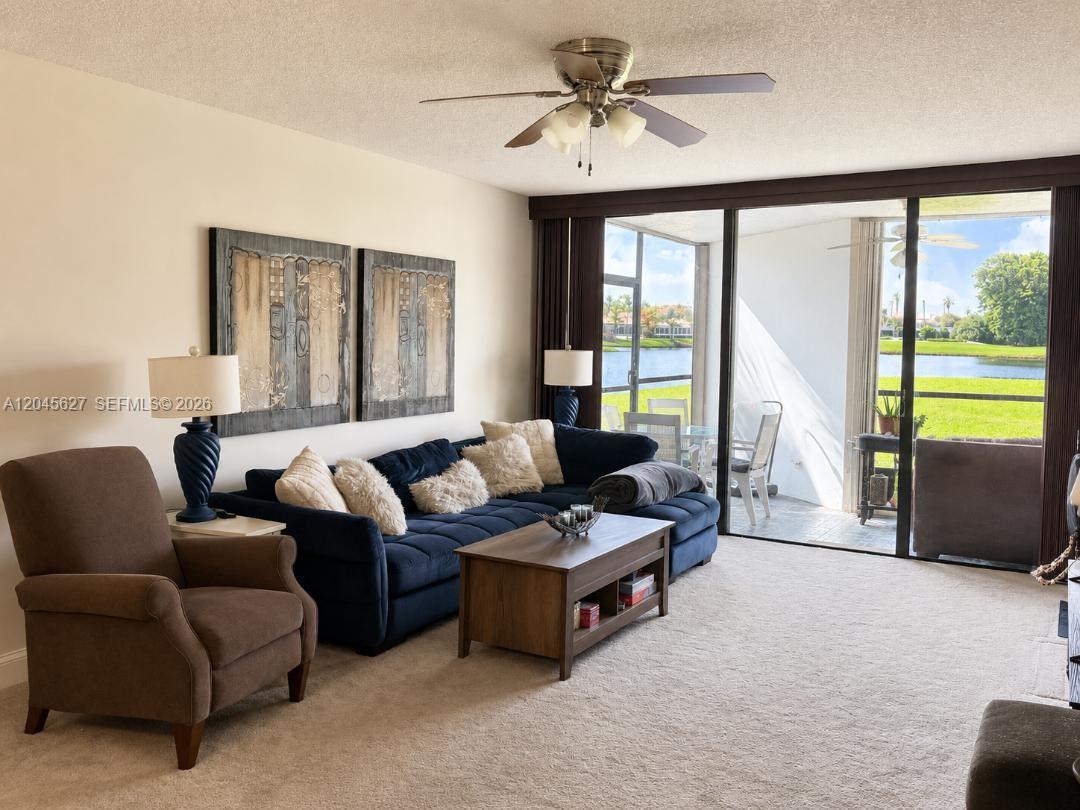 16325 Golf Club Rd # 111, Weston FL 33326