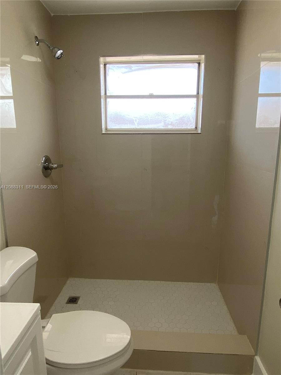 1836 NW 22nd Ct # 6 — Photo 2