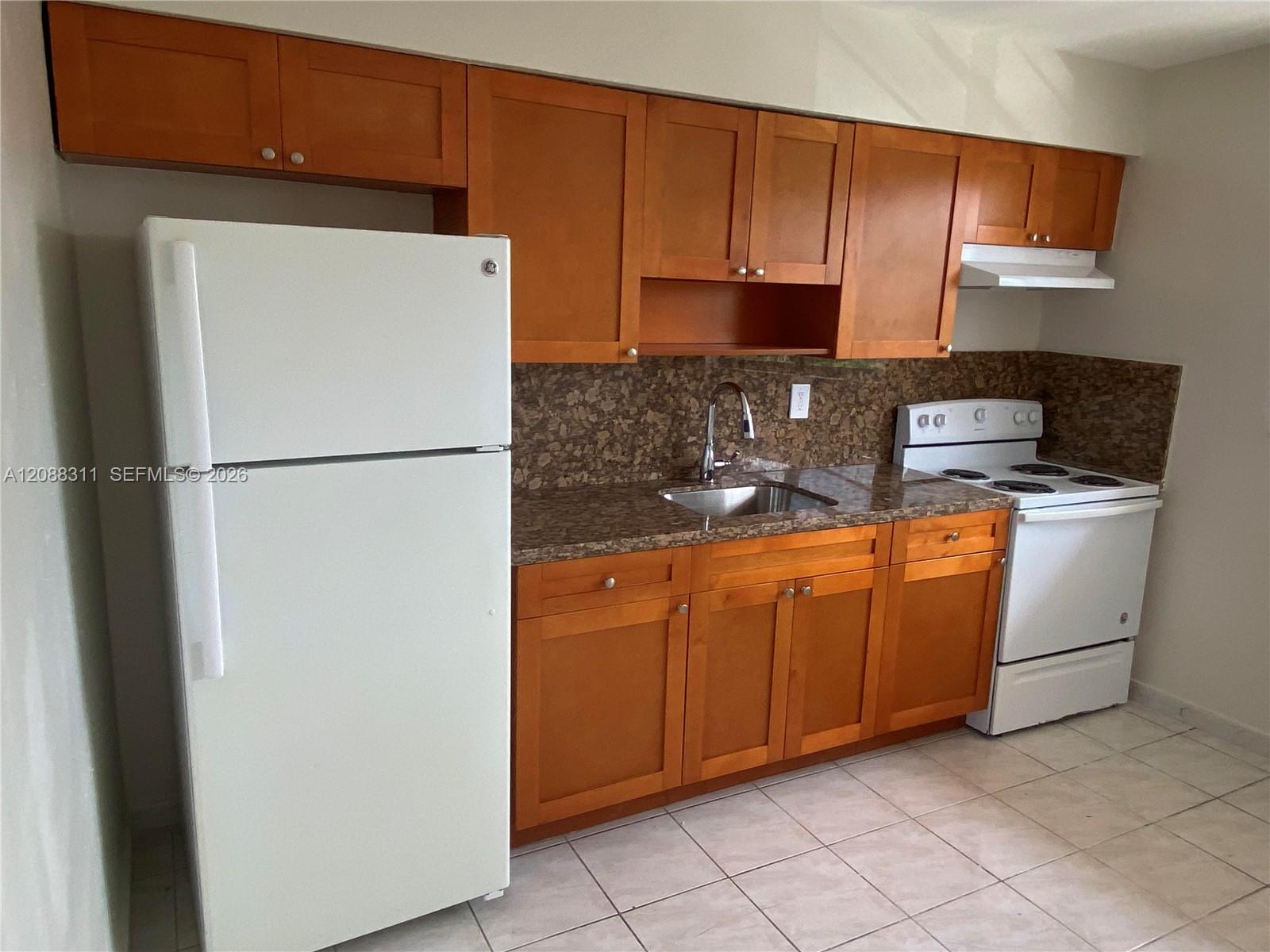 1836 NW 22nd Ct # 6 — Photo 4