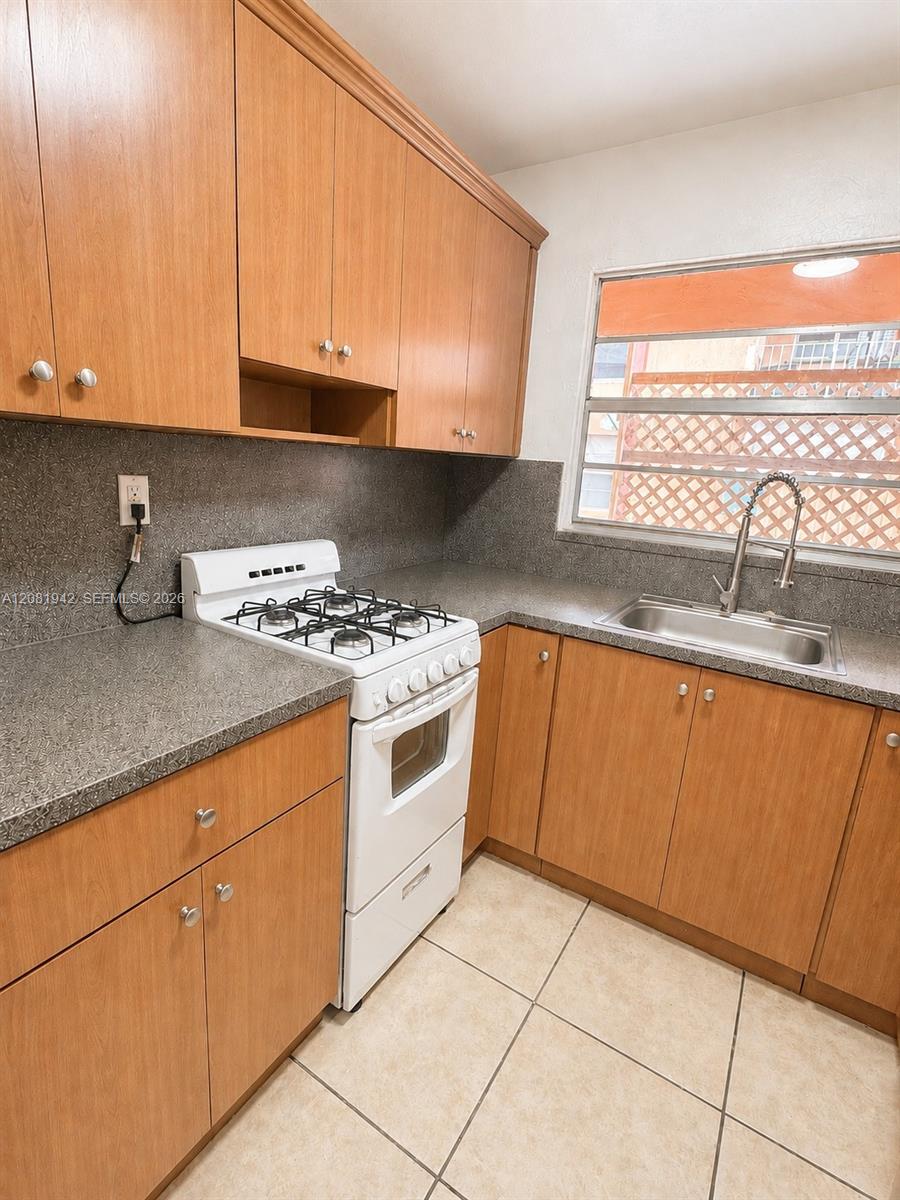 6850 W 14th Ct # B17 — Photo 2