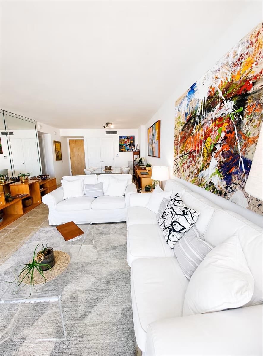 2655 E Collins Ave # 2306 — Photo 2