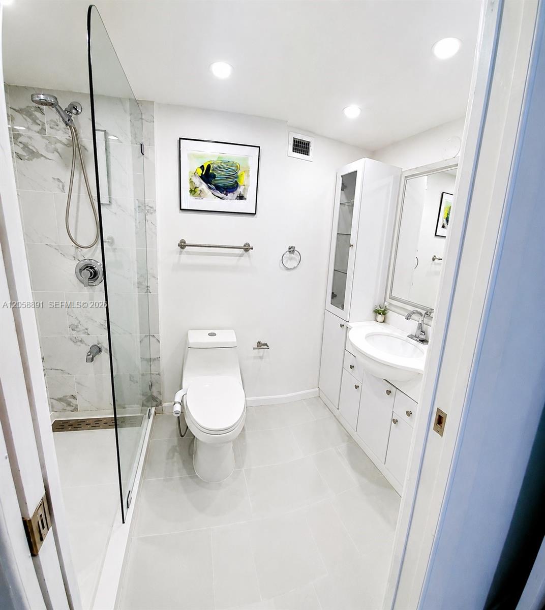 2655 E Collins Ave # 2306 — Photo 5