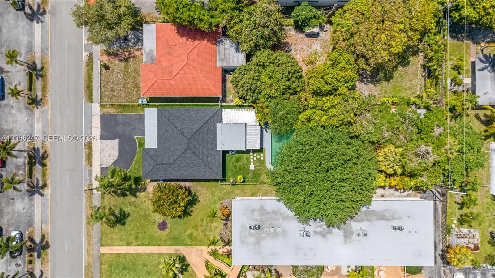 2517 Polk St — Photo 4