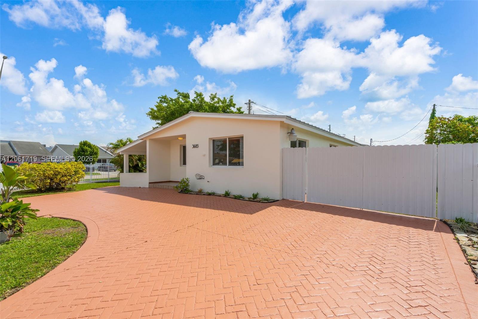 3685 W 9th Ave, Hialeah FL 33012