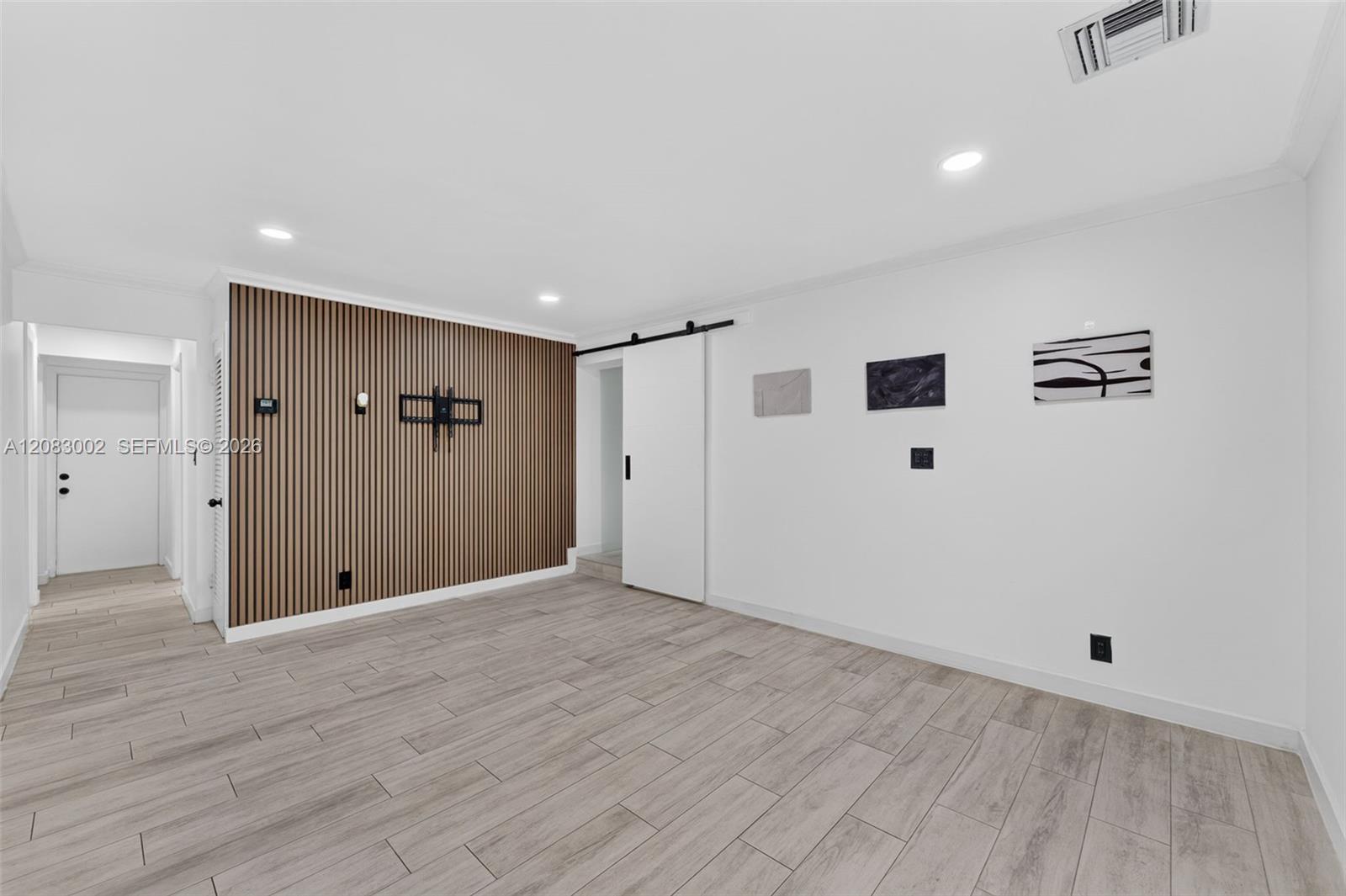 1664 SW 28th Ave — Photo 3