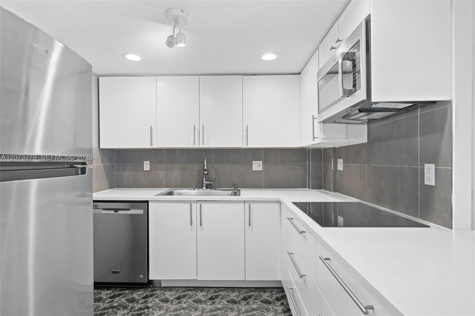 1913 S Ocean Dr # 208 — Photo 3
