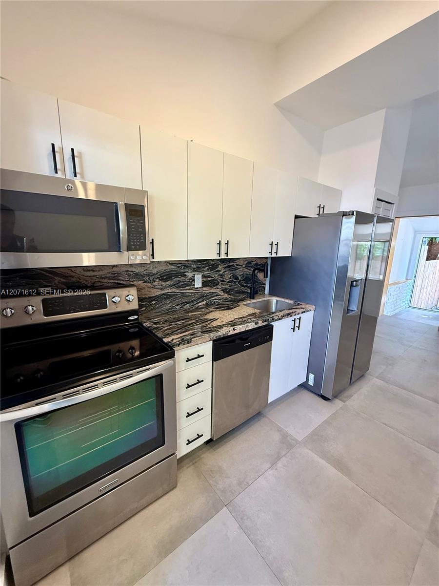3 NE 70TH ST # 1 — Photo 2