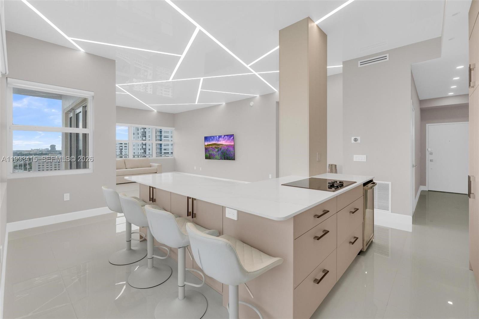 18011 Biscayne Blvd # PH04, Aventura FL 33160