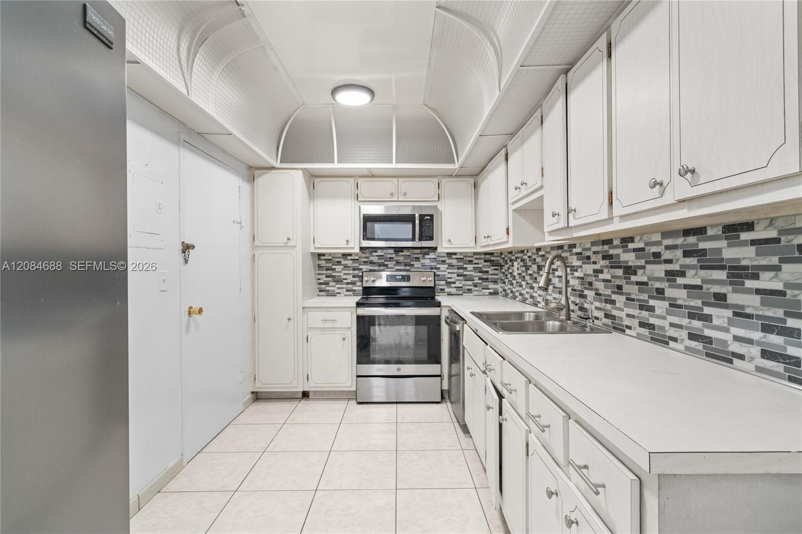5001 Collins Ave # 5E — Photo 4