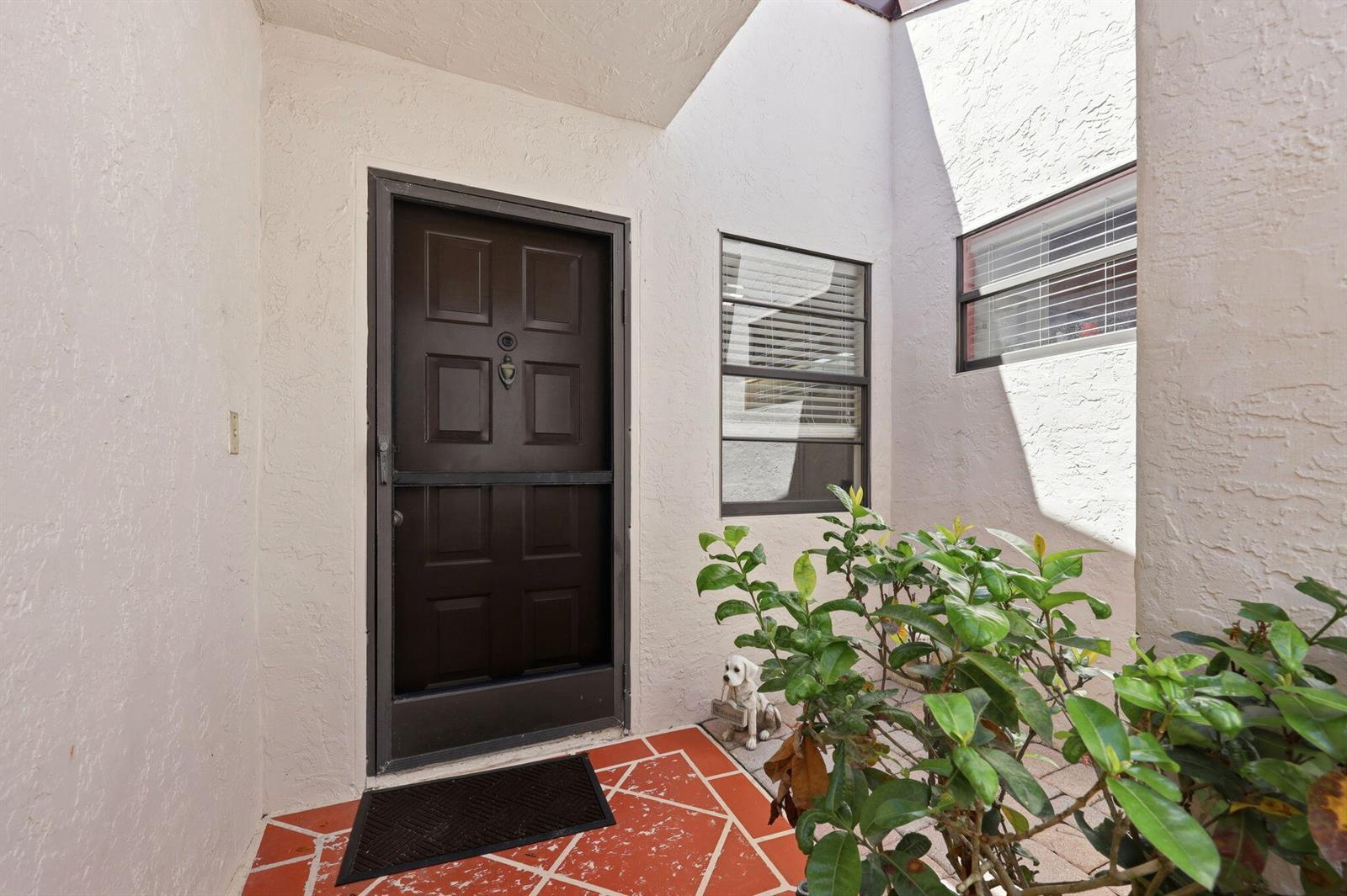 6-005_F8_6013 Sunny Pointe Cir