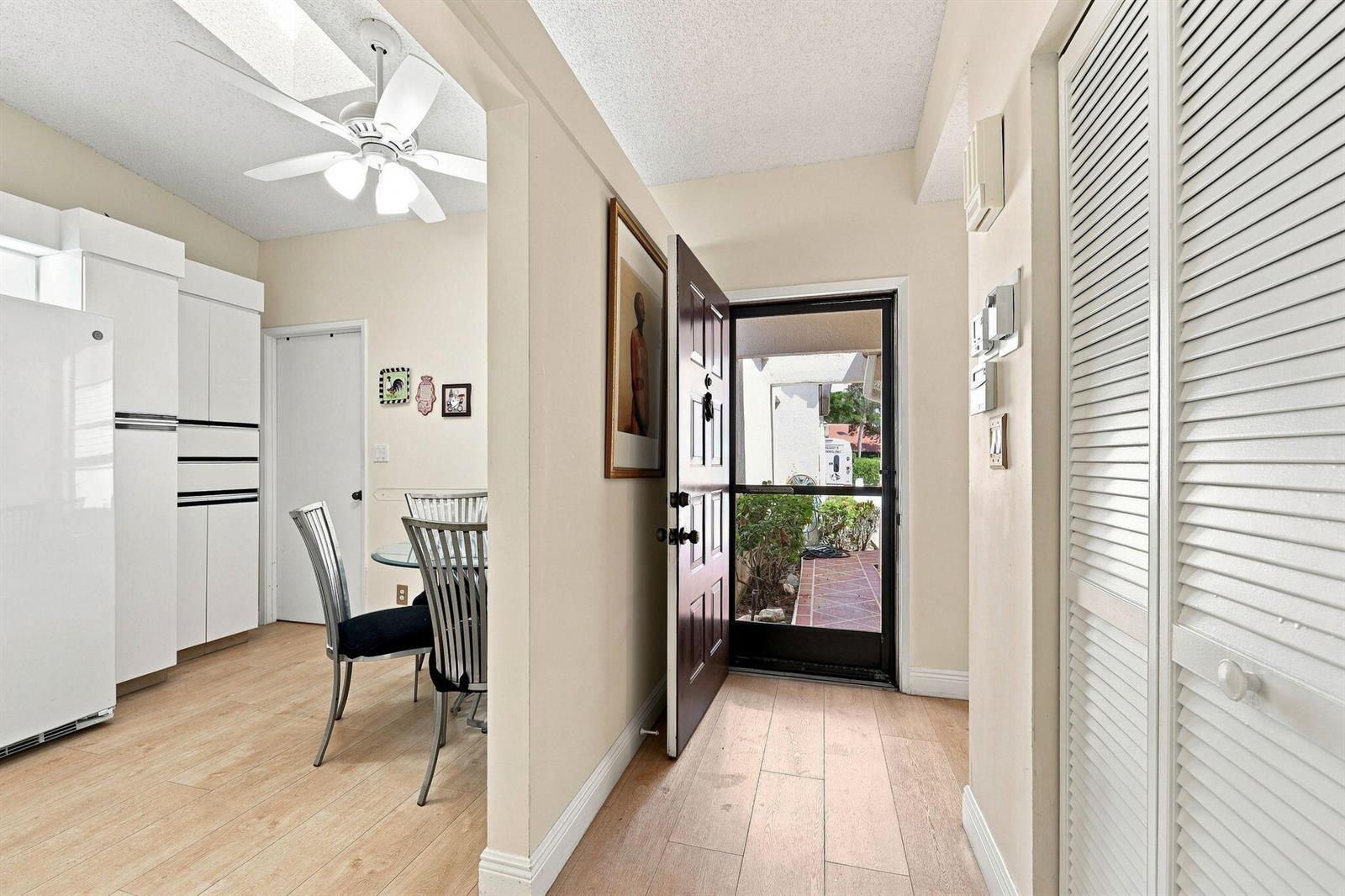 7-006_F8_6013 Sunny Pointe Cir