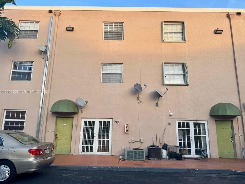 420 E 1st Ave # B204, Hialeah FL 33010