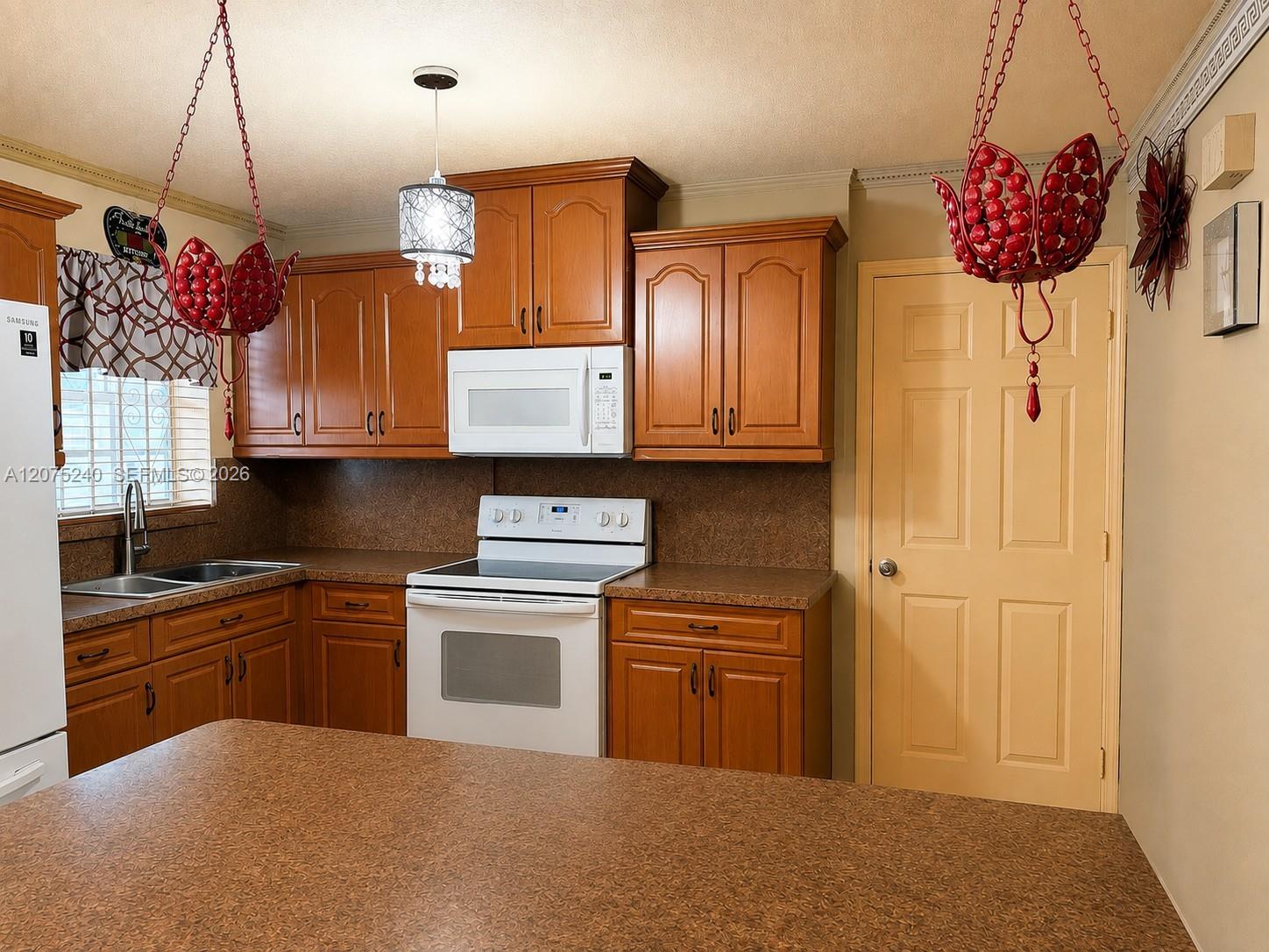 4441 NW 173rd Dr — Photo 3