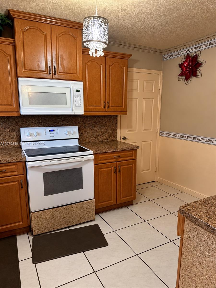 4441 NW 173rd Dr — Photo 4