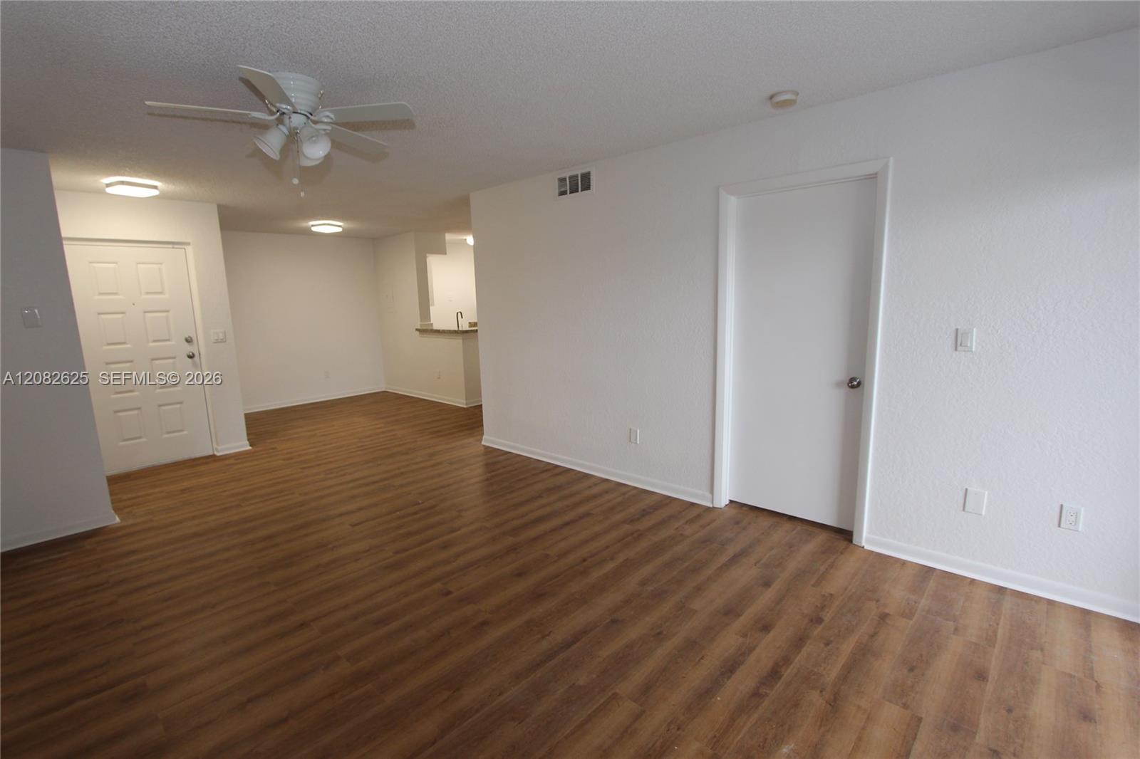 2881 N Oakland Forest Dr # 206 — Photo 2