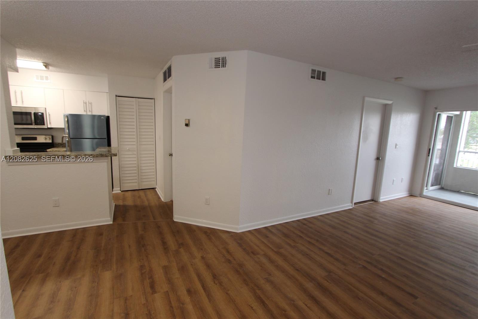 2881 N Oakland Forest Dr # 206 — Photo 3