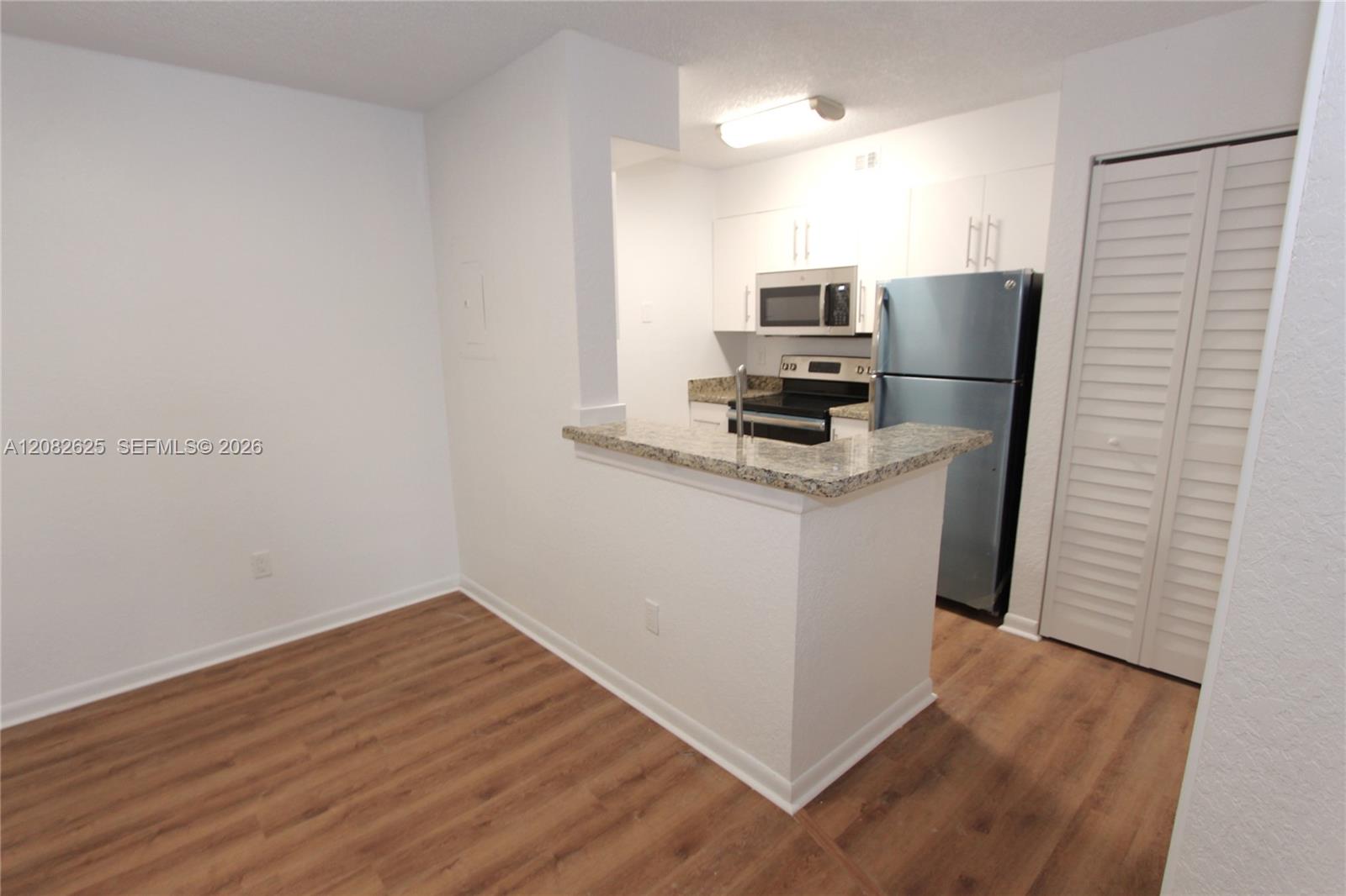 2881 N Oakland Forest Dr # 206 — Photo 4