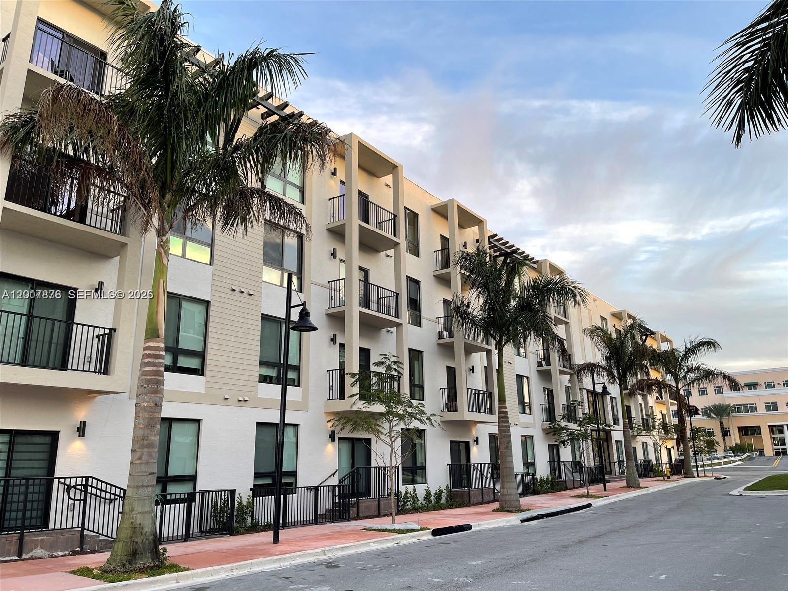 8201 NW 41st St # 203, Doral FL 33166