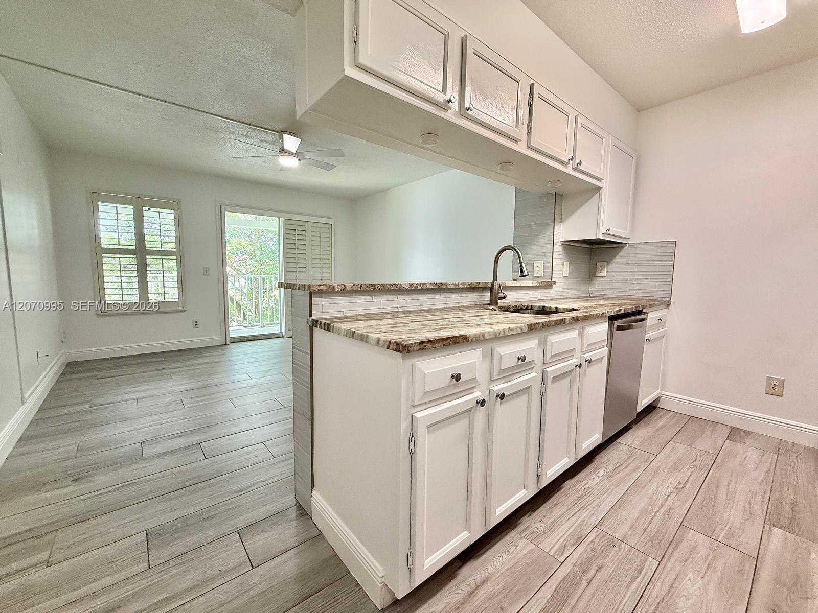 277 Cypress Point Dr # 277 — Photo 2