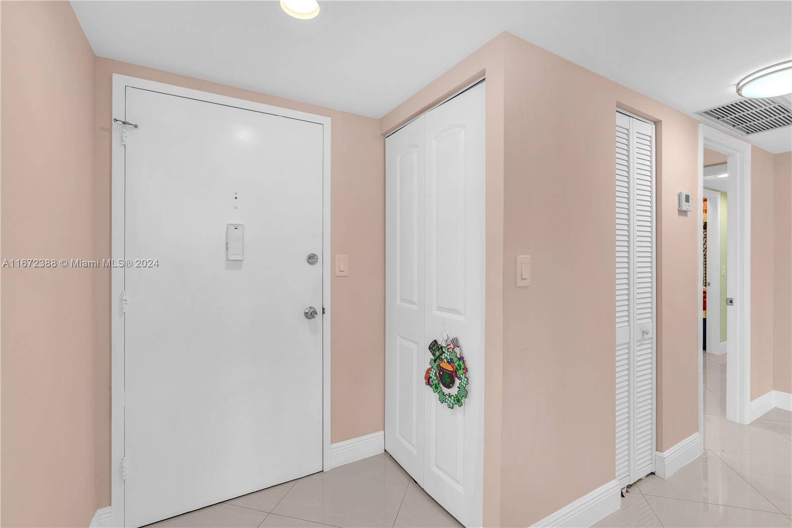 1301 NE Miami Gardens Dr # 1225W — Photo 2