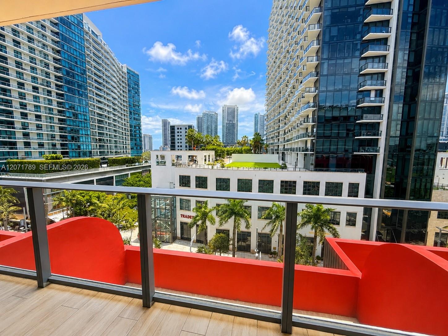 90 NE 32nd St # 709 View 11
