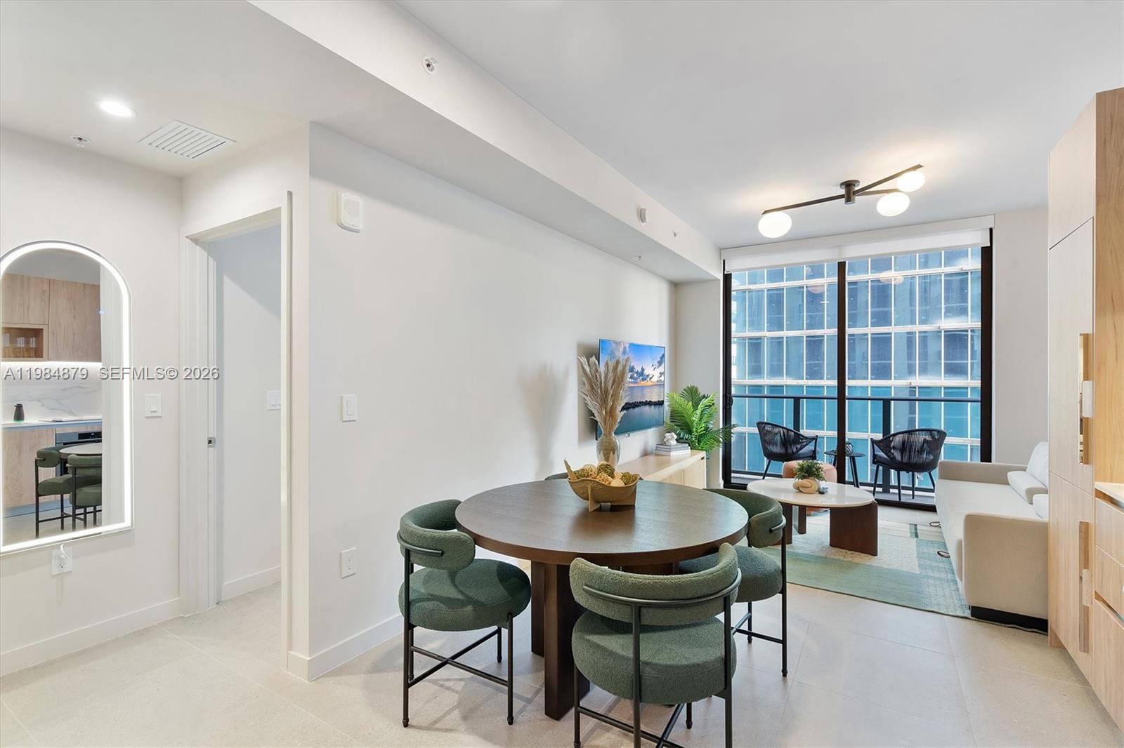 11 NE 6th St # 1805, Miami FL 33132