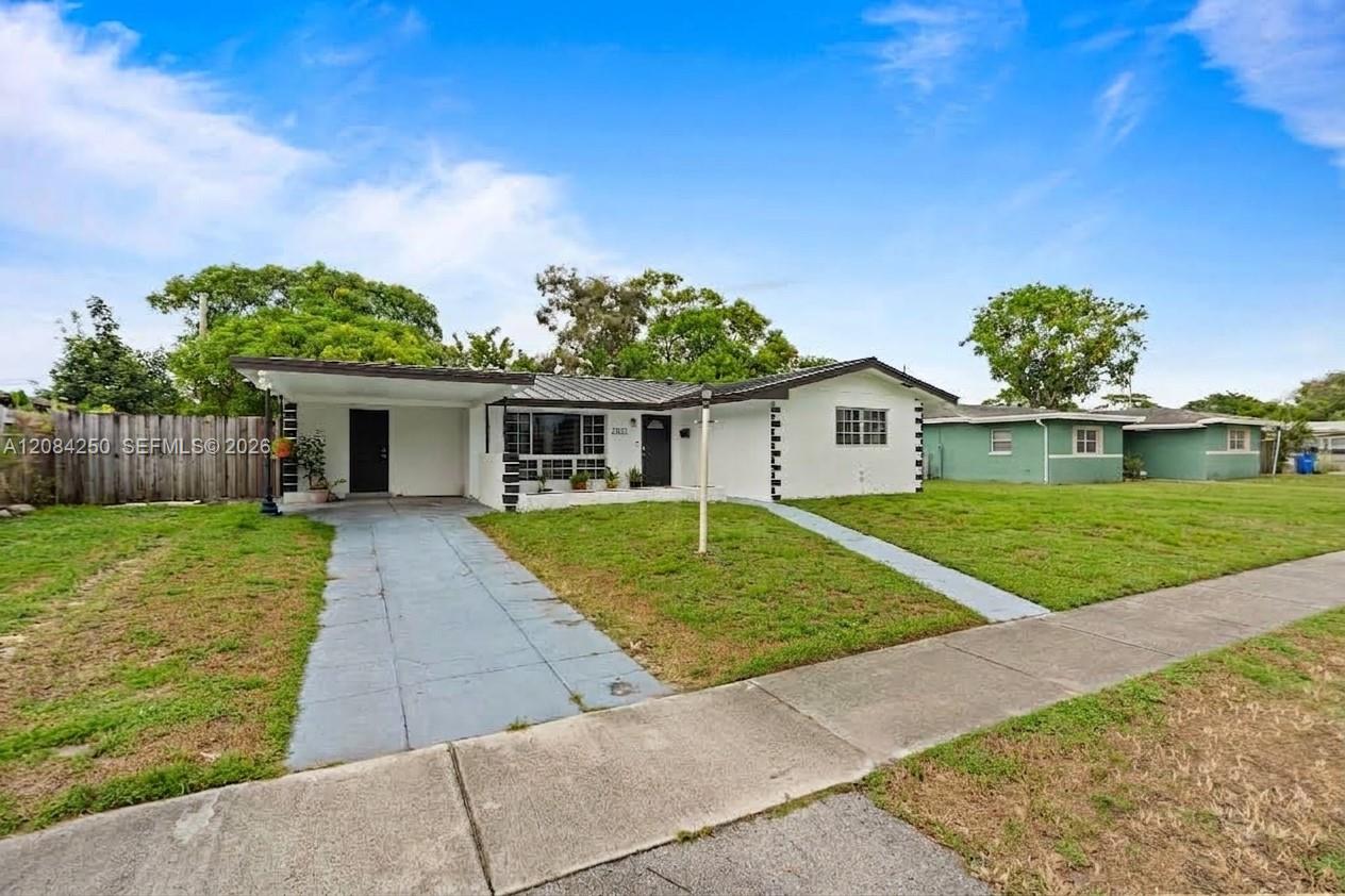 3831 NW 6th Pl — Photo 3