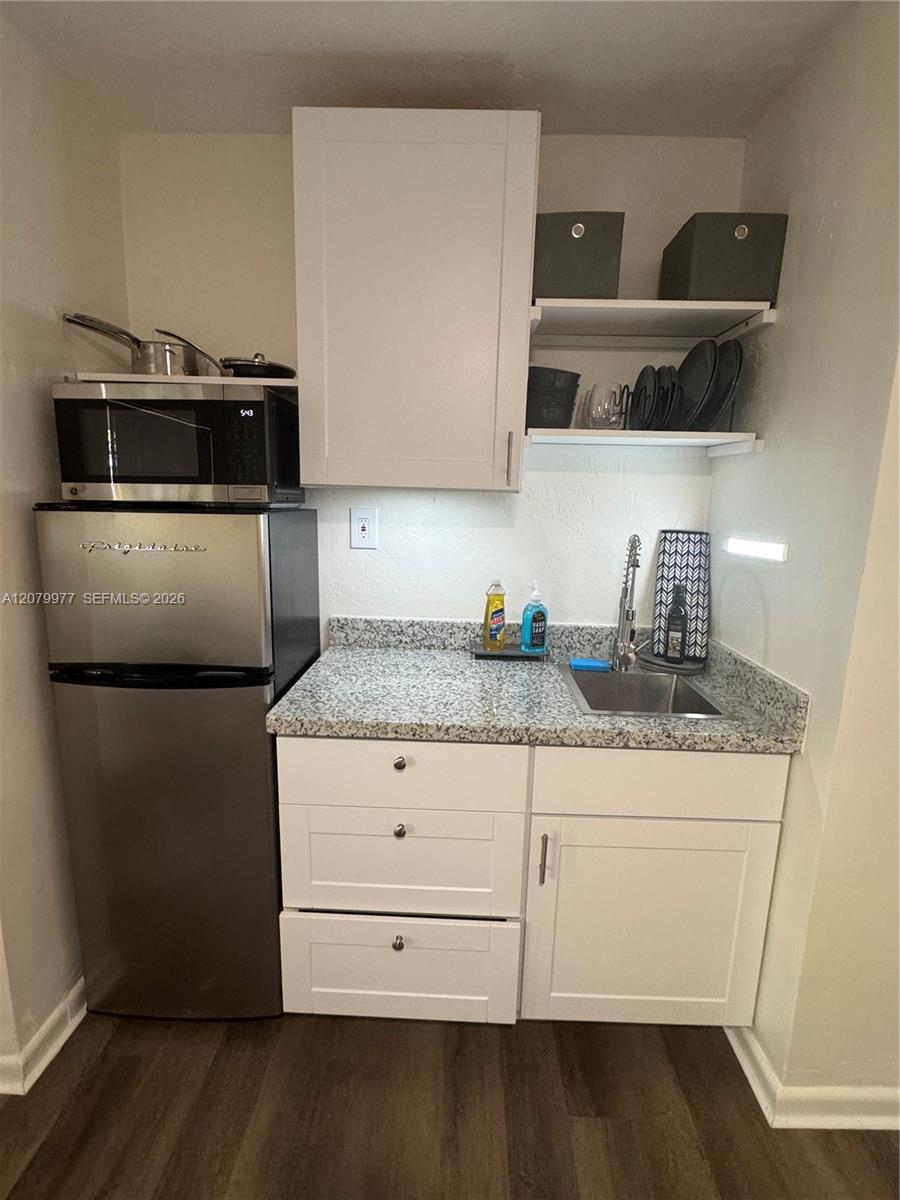 5639 Lincoln St # 3 — Photo 3