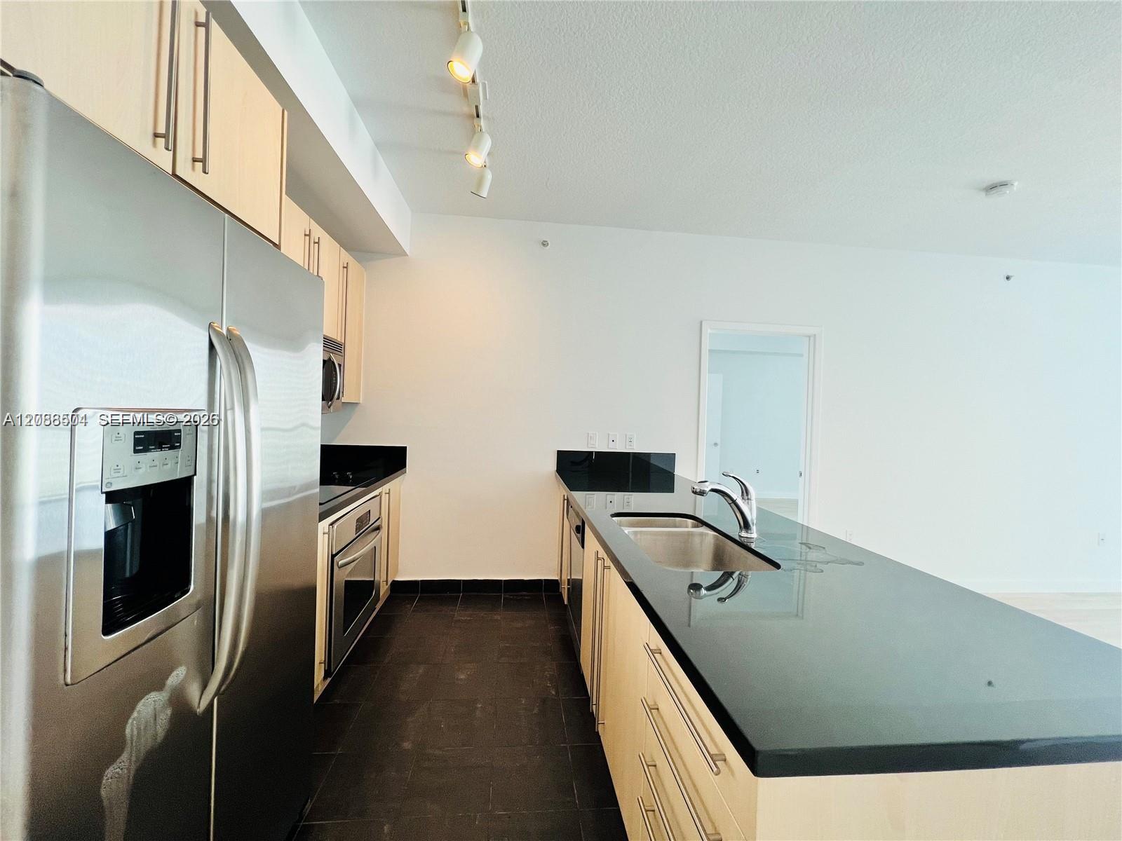 79 SW 12th St # 2310-S — Photo 4