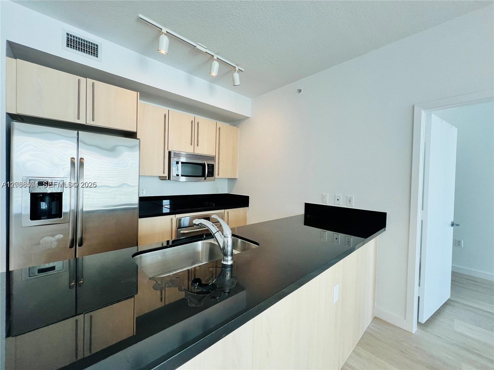 79 SW 12th St # 2310-S — Photo 5