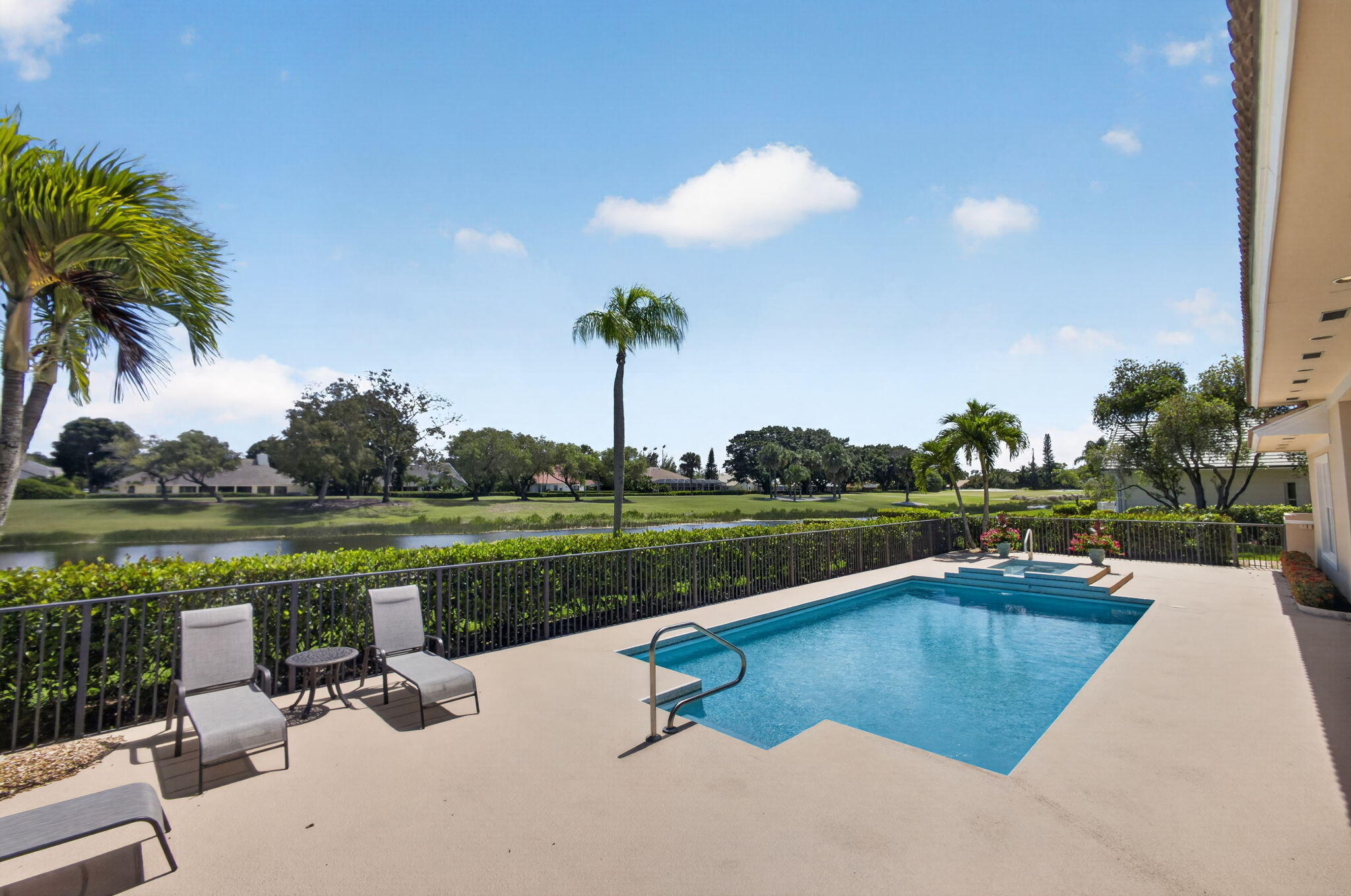 83 Sandbourne Lane, Palm Beach Gardens FL 33418