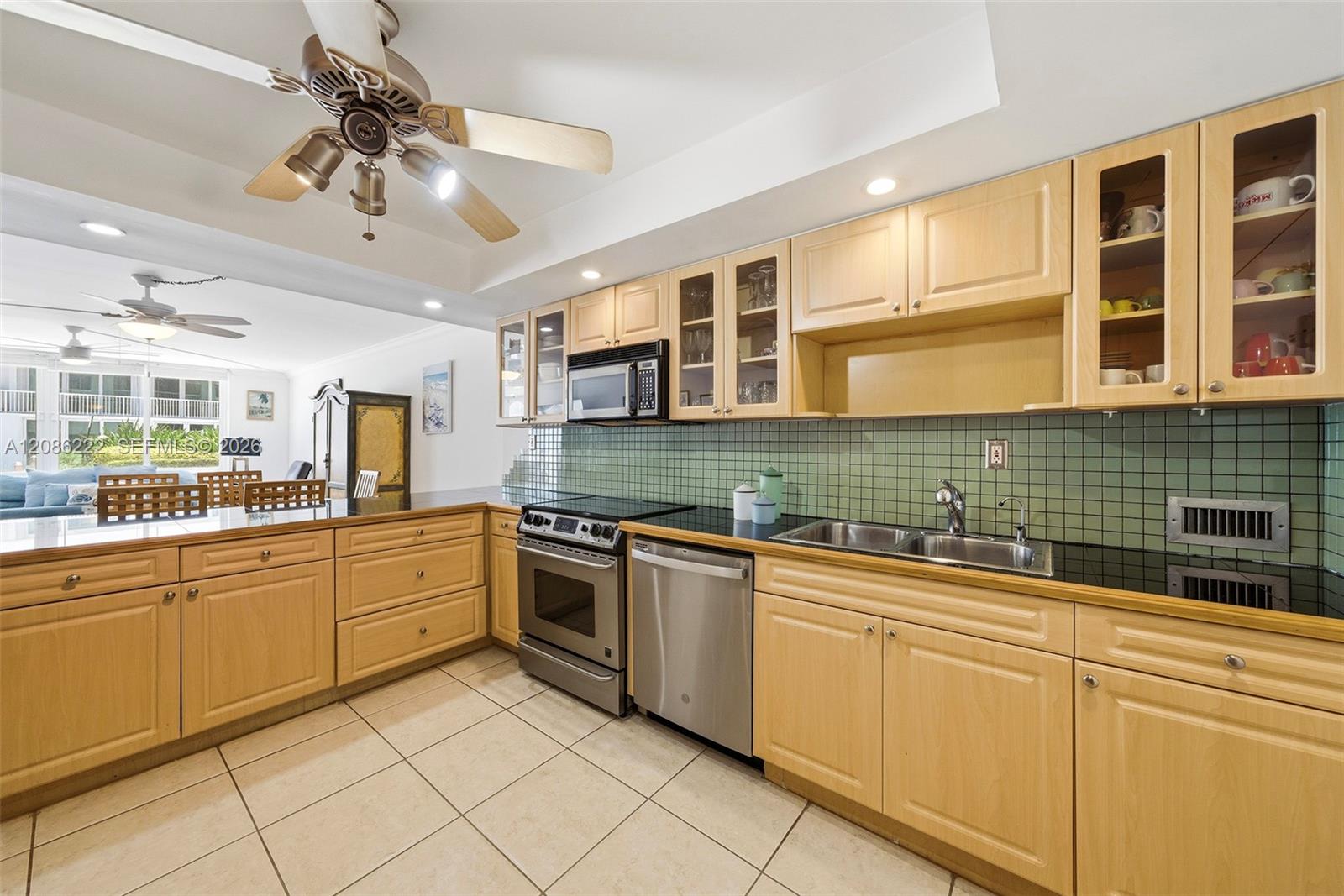 5401 Collins Ave # 108 — Photo 2