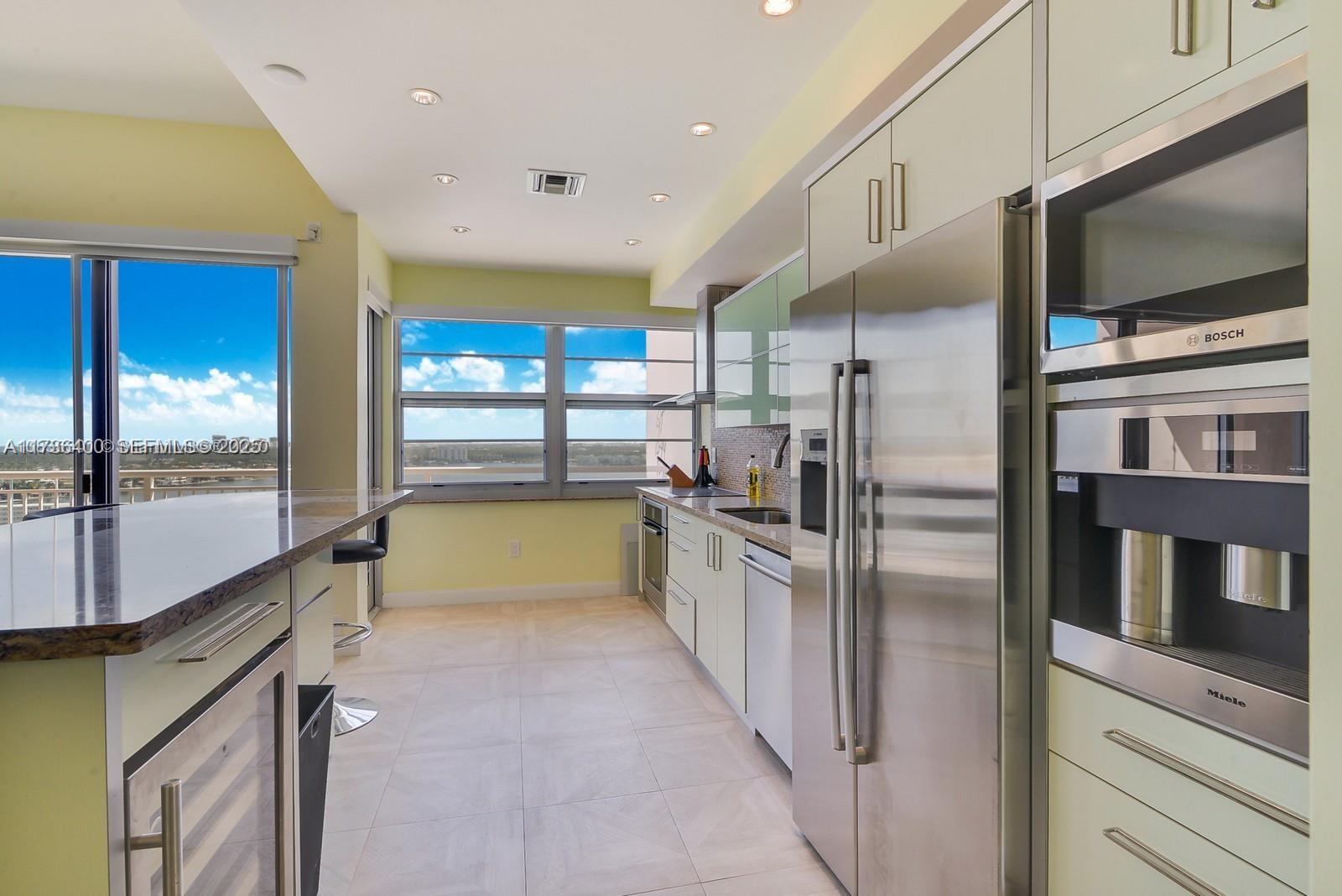 18031 Biscayne Blvd # PH01 — Photo 2