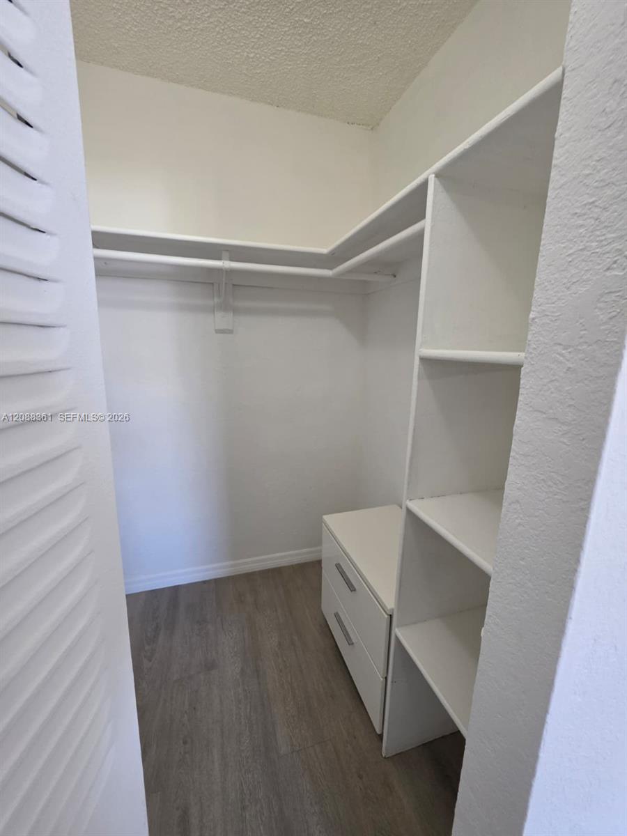 4550 NW 9th St # 605E — Photo 5