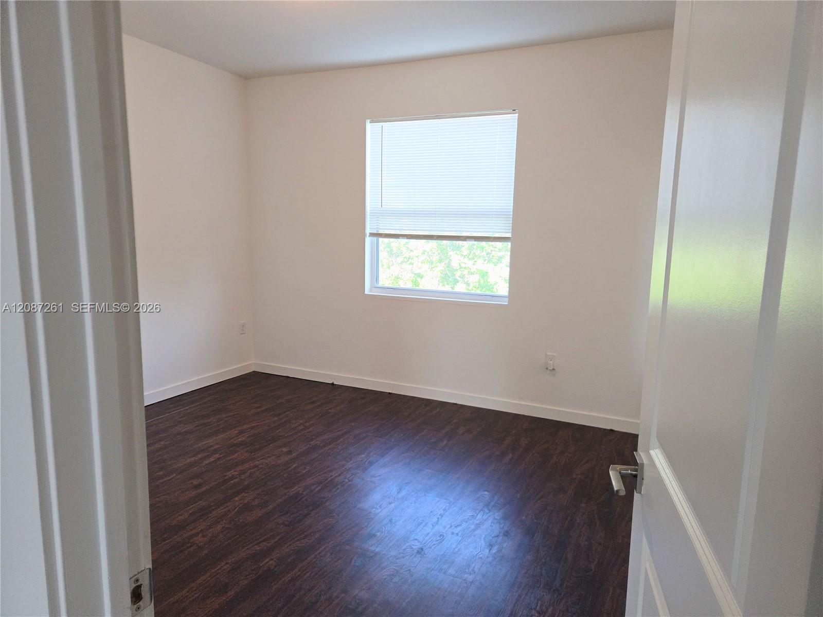 389 NE 5th Pl # 389 — Photo 4