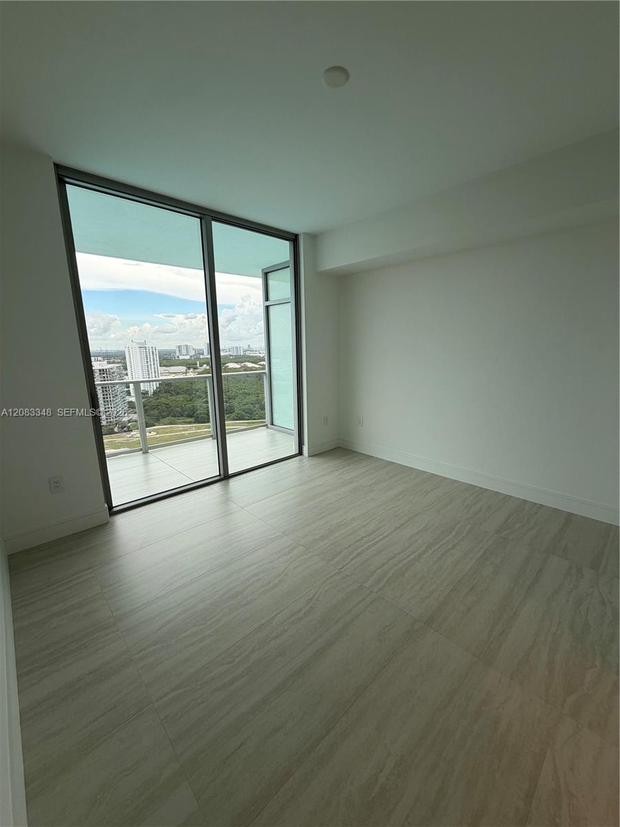 2411 Laguna Cir # 2307 — Photo 5