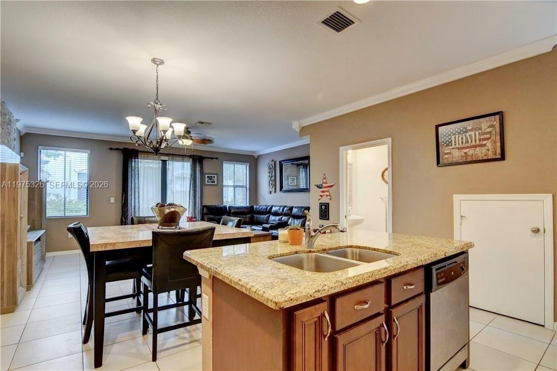 1071 NW 33rd Ct — Photo 5