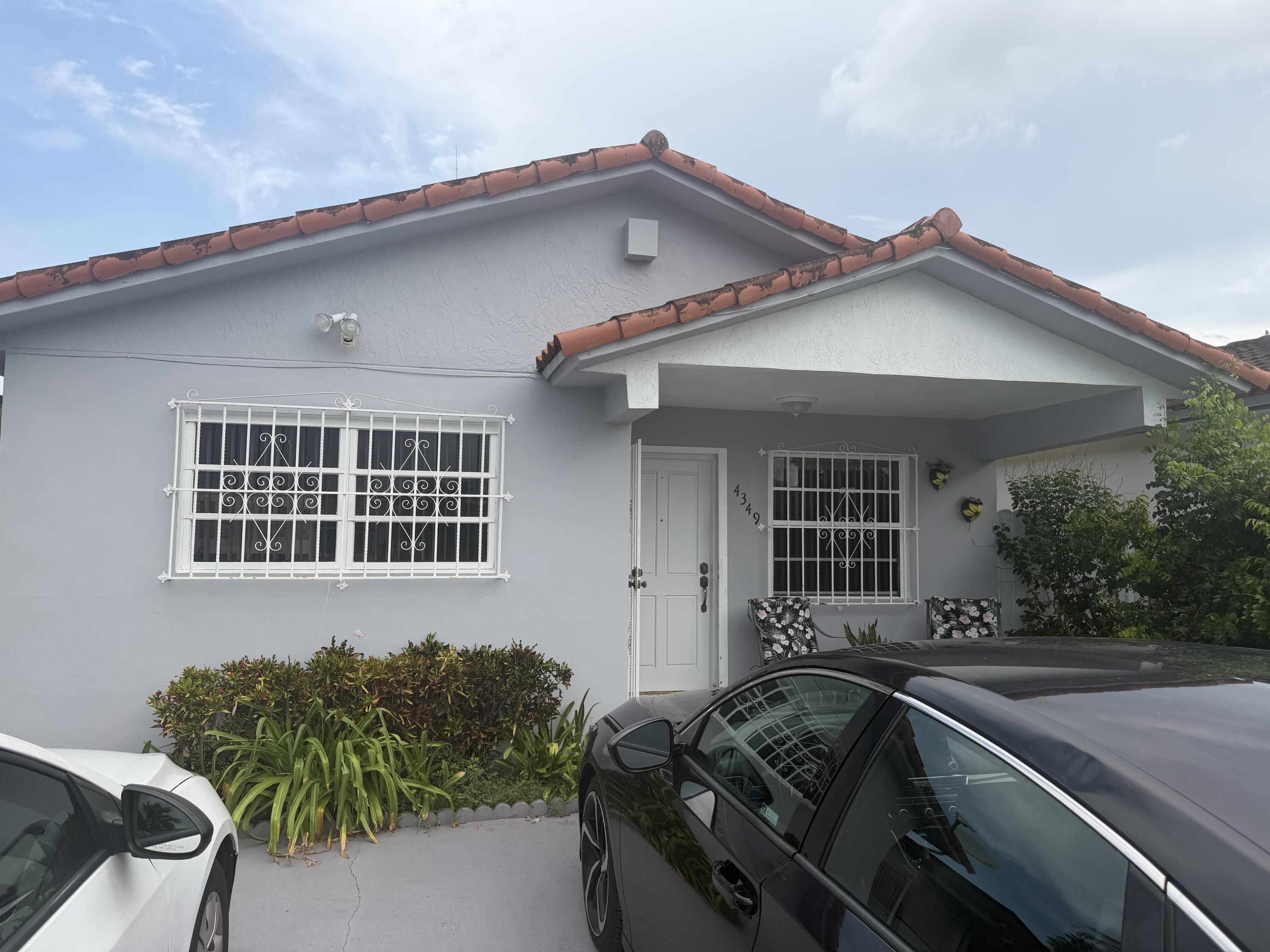 4349 W 10TH Avenue, Hialeah FL 33012