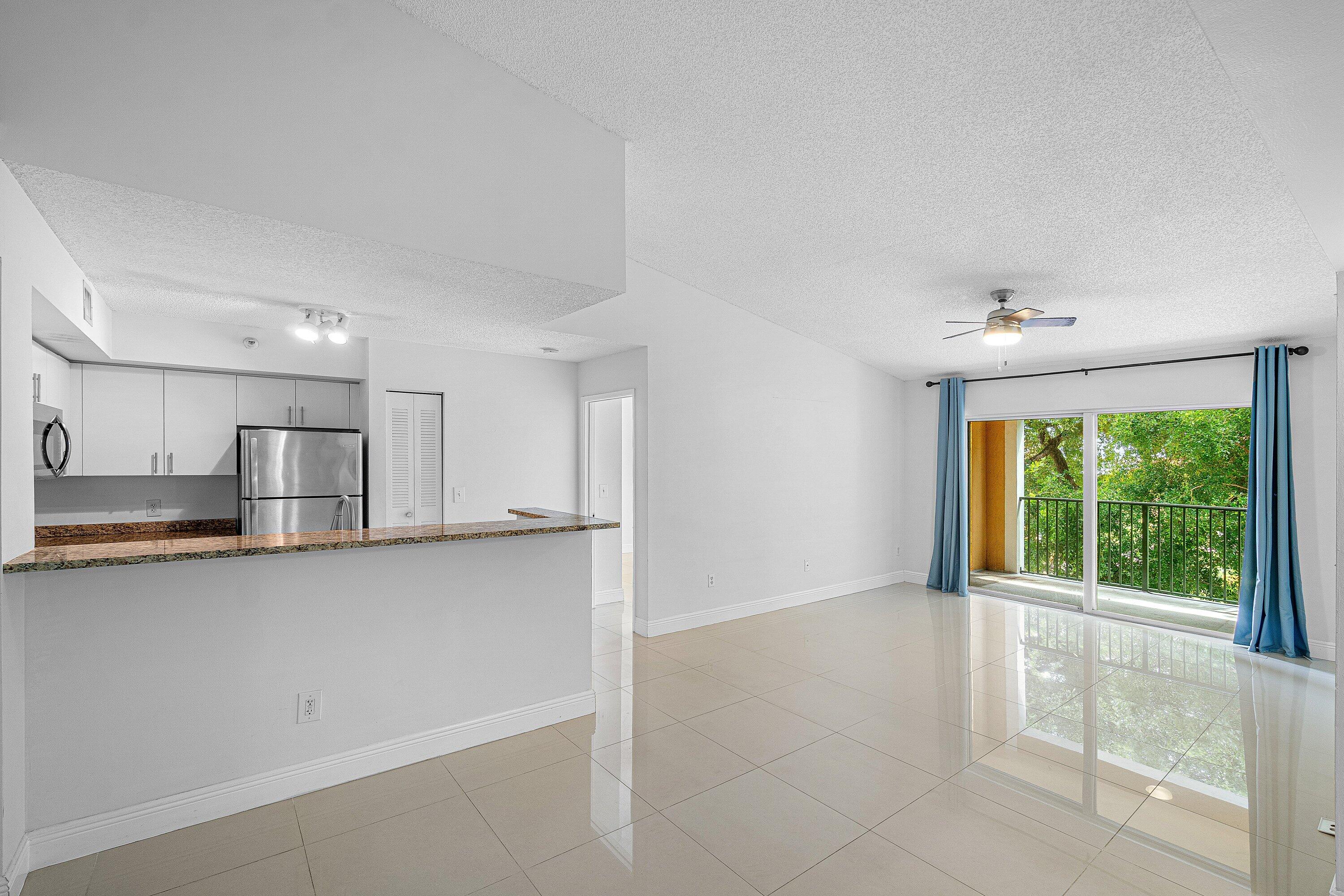 131 YACHT CLUB Way # 307 — Photo 4