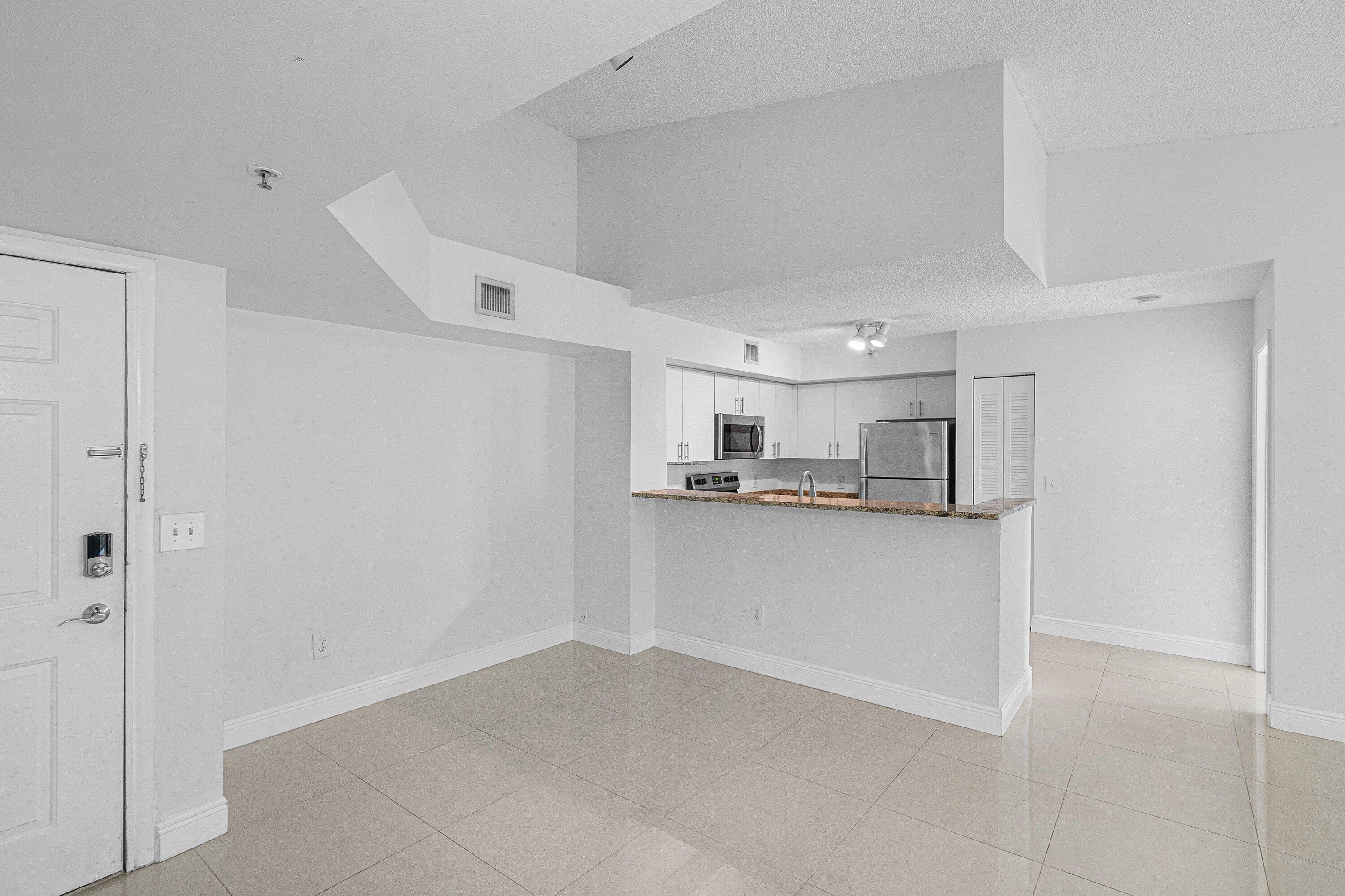 131 YACHT CLUB Way # 307 — Photo 3