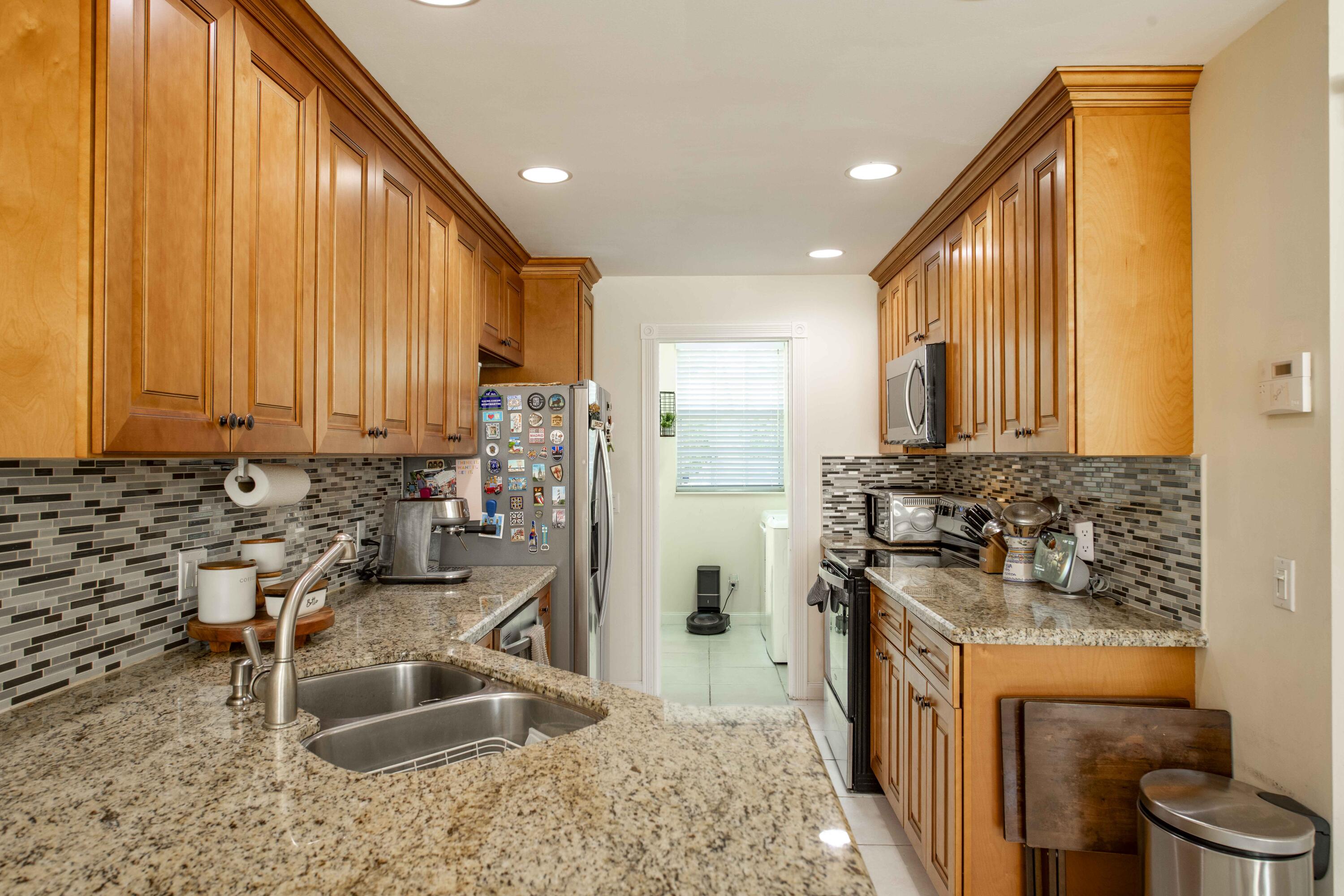 154 SANTA BARBARA Way — Photo 3