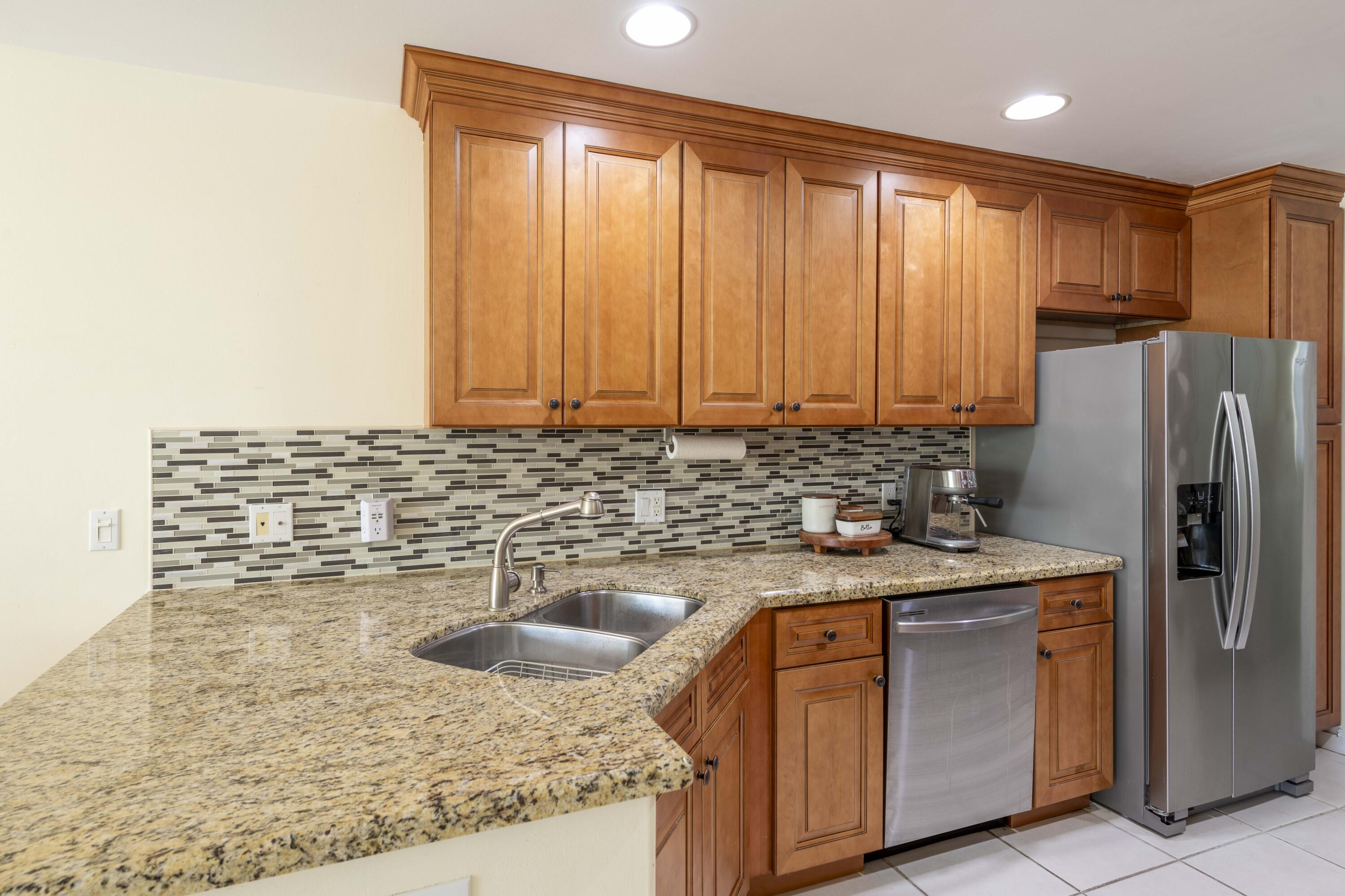 154 SANTA BARBARA Way — Photo 4